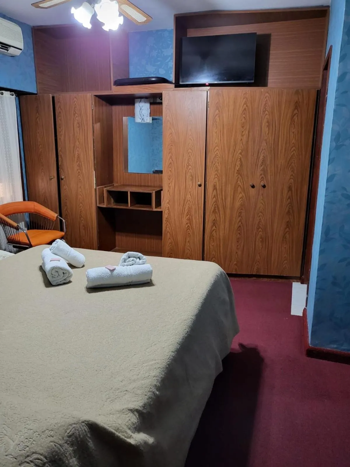 Bed in Hotel Acuarius
