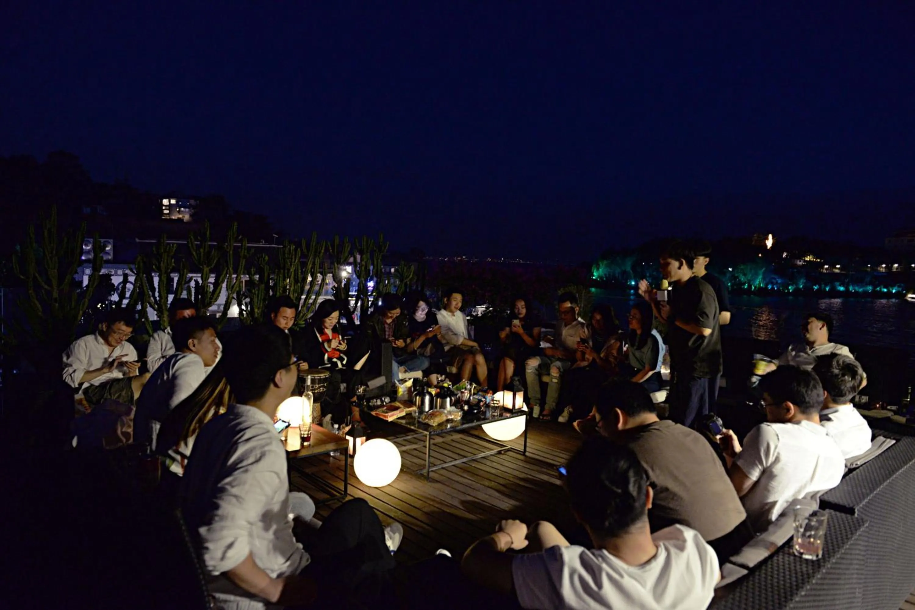 group of guests in Yakamoz Haijie Hotel
