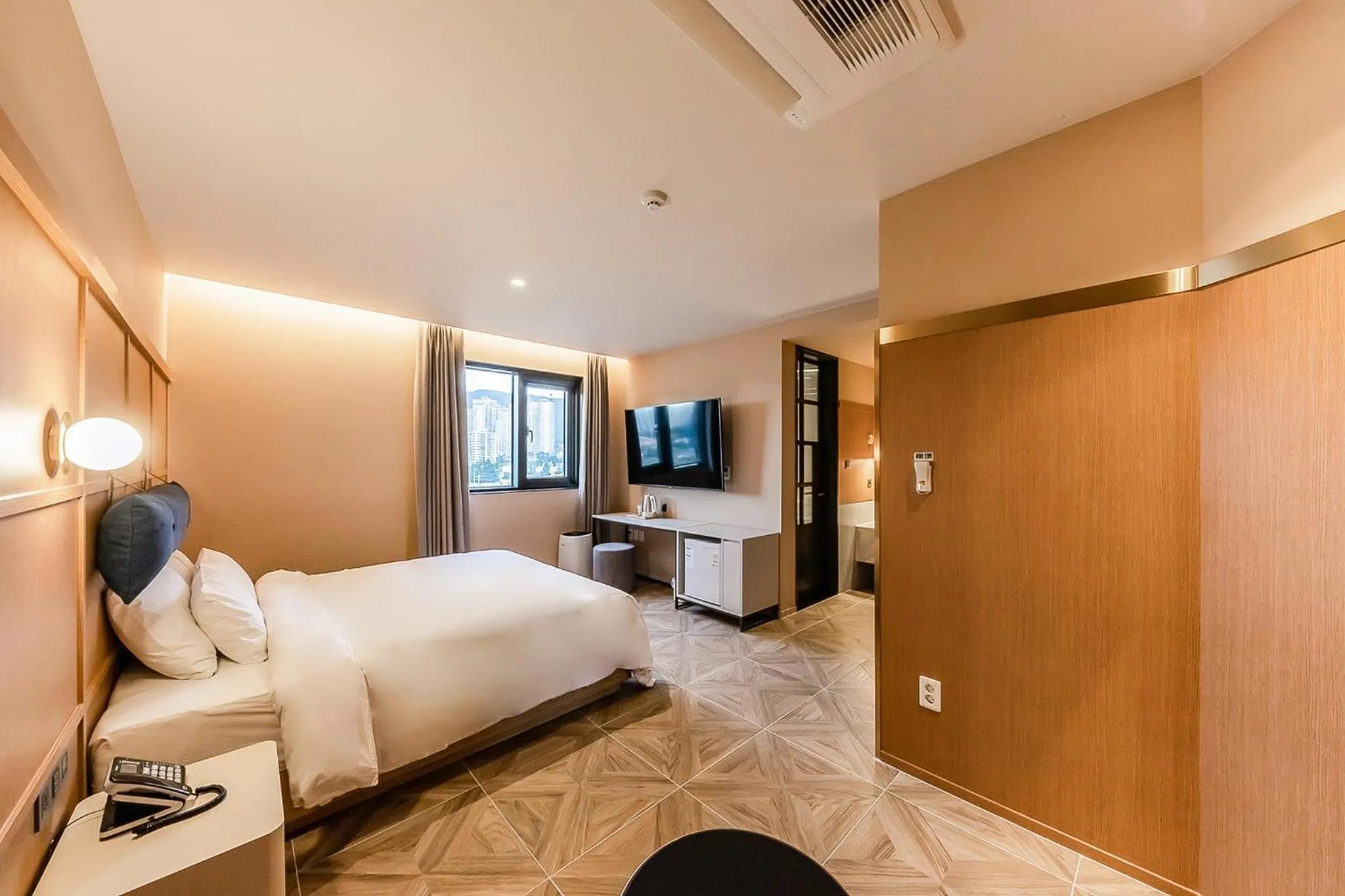 Bed in Brown-Dot Hotel Ulsan-Sincheon