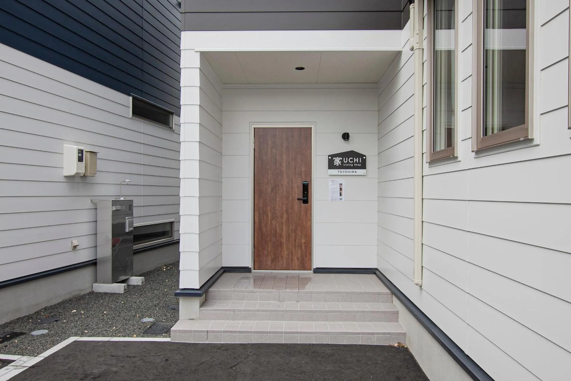 Facade/entrance in UCHI Living Stay TOYOHIRA