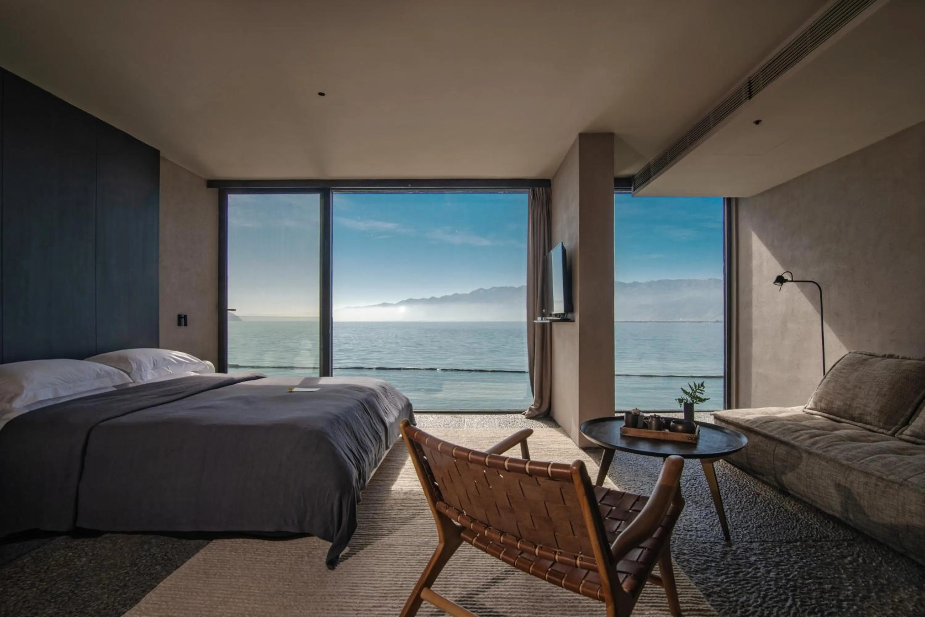 Double Room with Sea View in Yakamoz Erhai Hotel