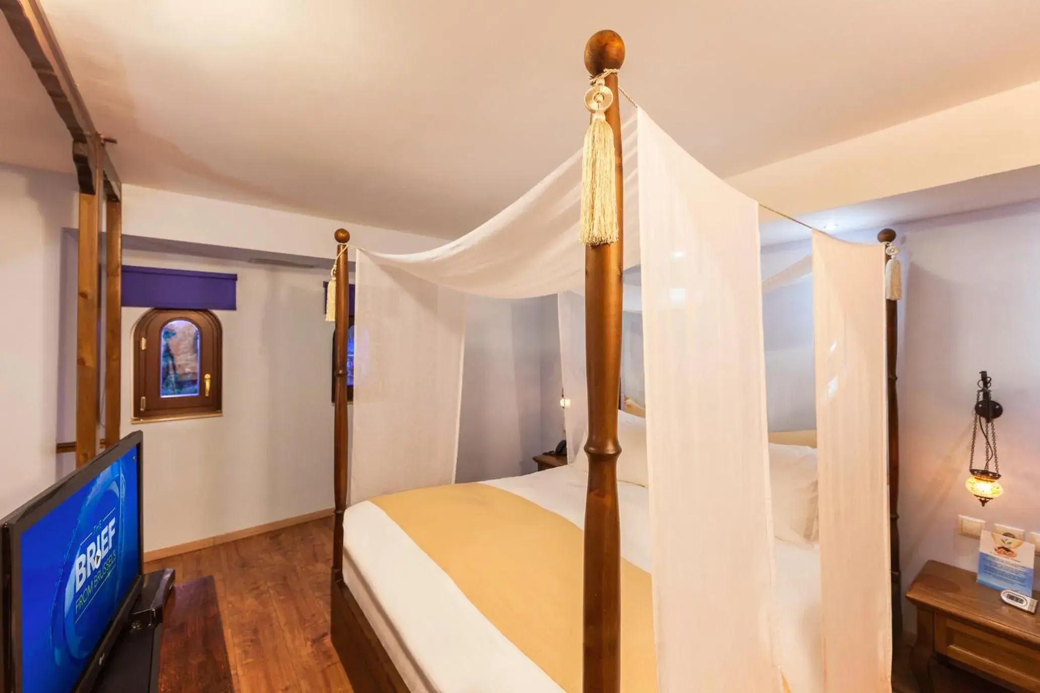 Deluxe Suite with Private Balcony (Nymph of Helios) in In Camera Art Boutique Hotel Deluxe Suite with Private Balcony (Nymph of Helios) in In Camera Art Boutique Hotel