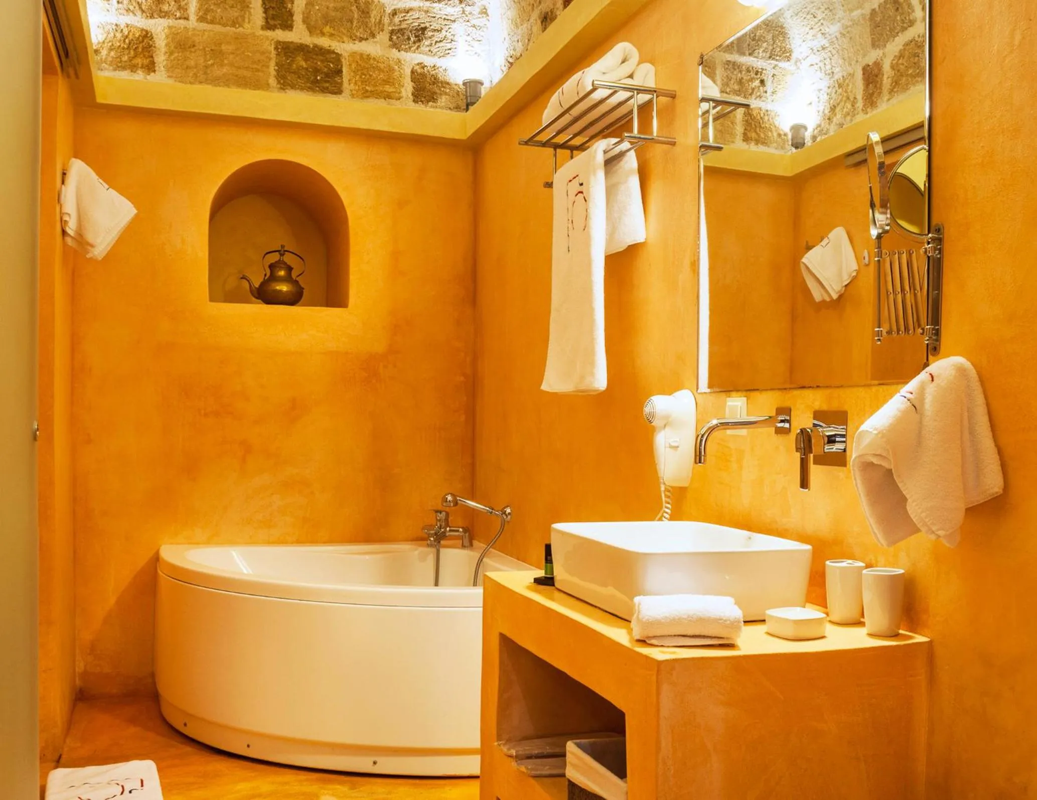 Bathroom in In Camera Art Boutique Hotel