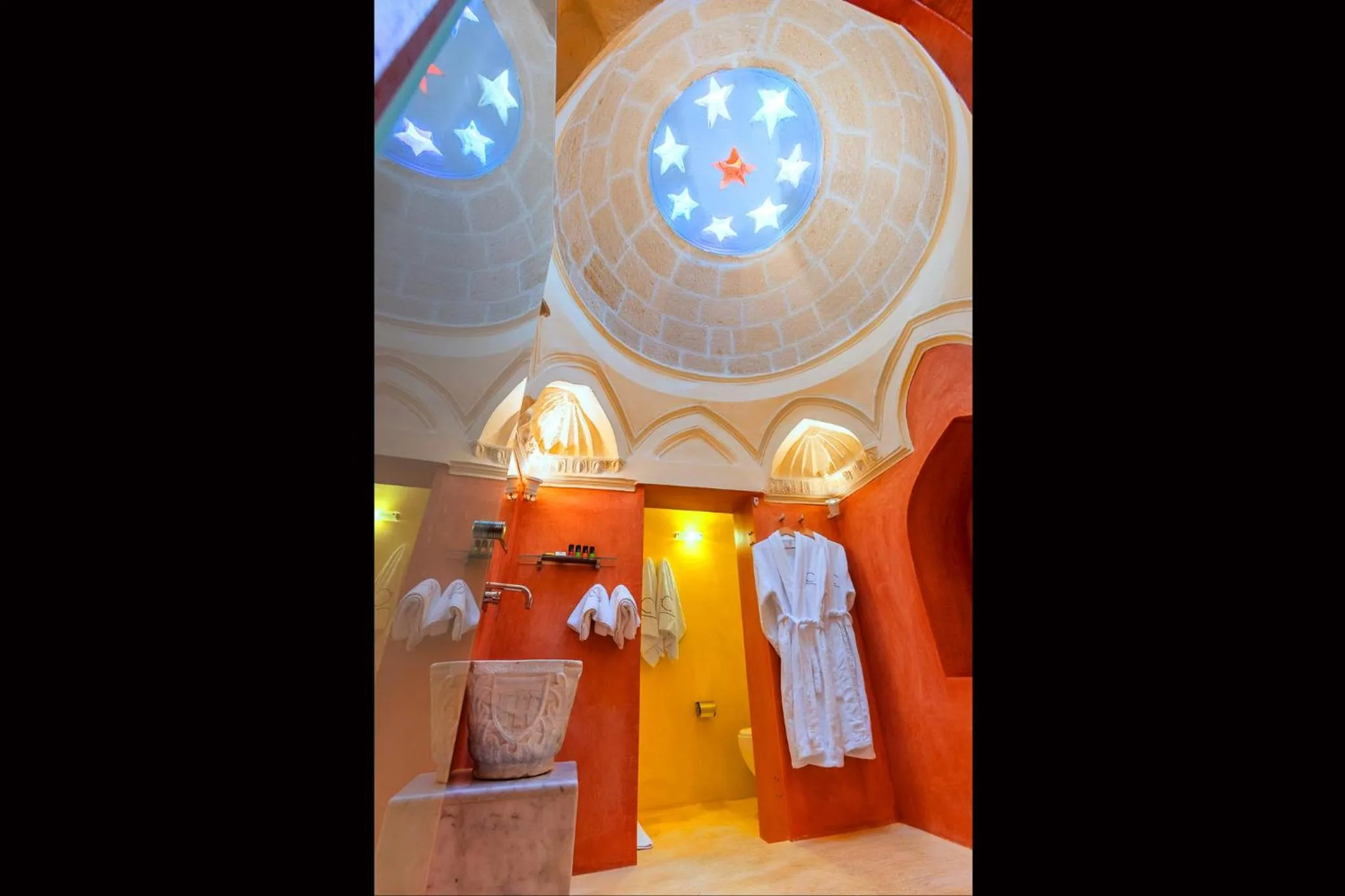 Bathroom in In Camera Art Boutique Hotel