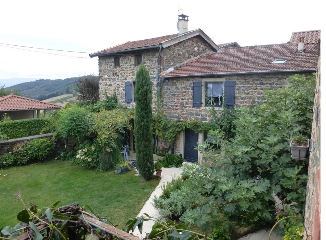 Facade/entrance in Le Clos du Merle