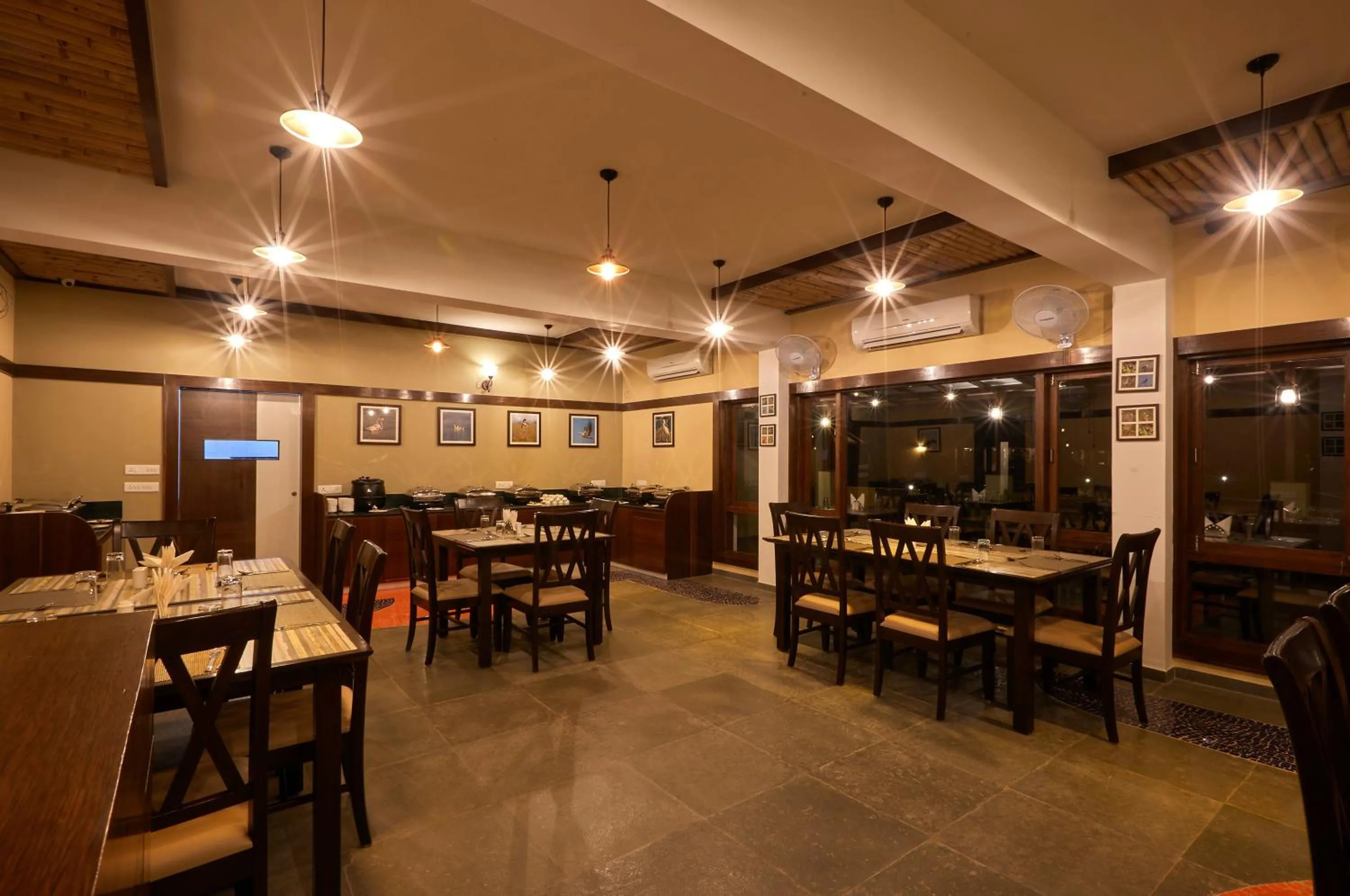 Restaurant/places to eat in Blackbuck Safari Lodge Velavadar