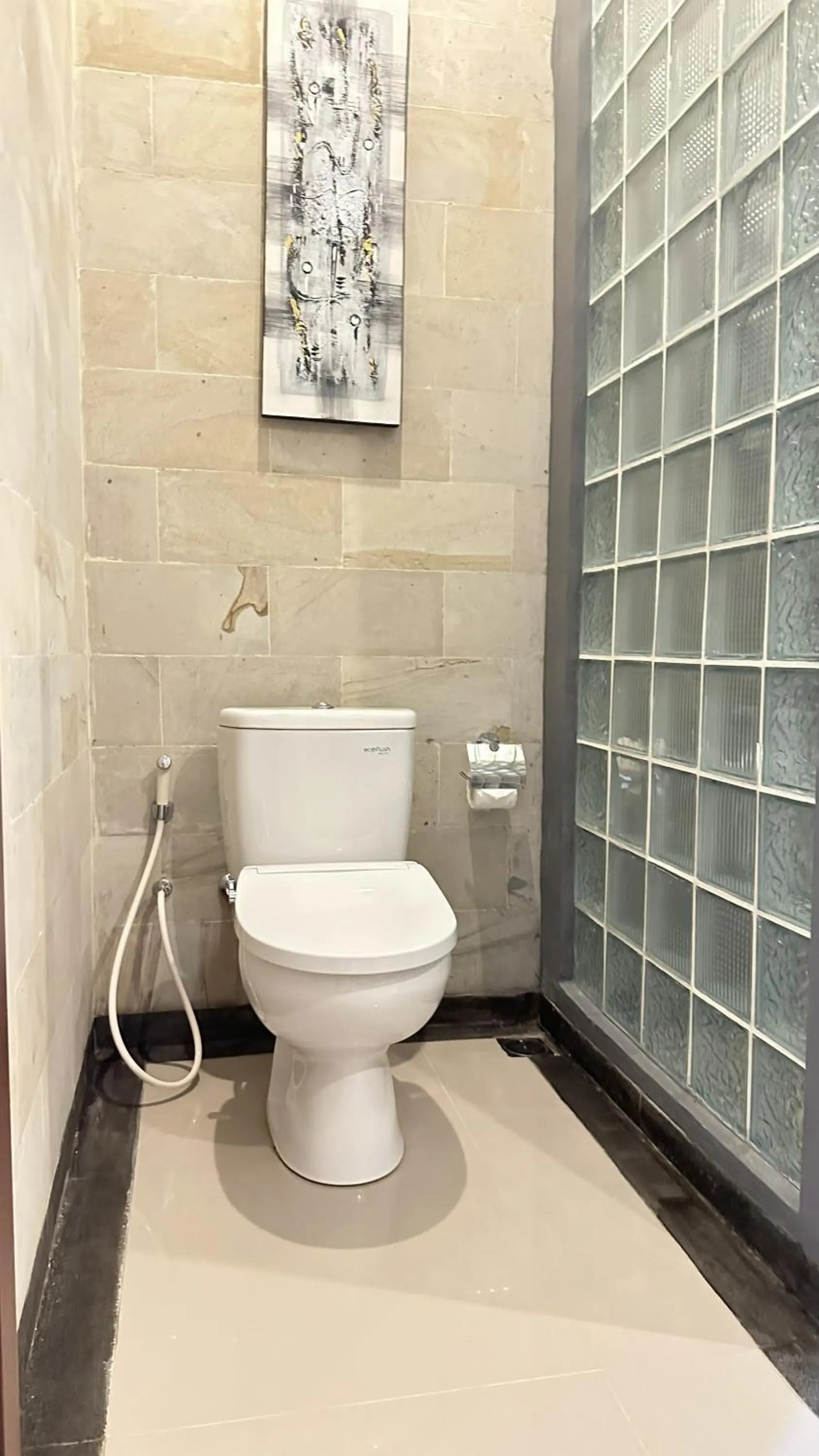 Toilet in Kaja Villa