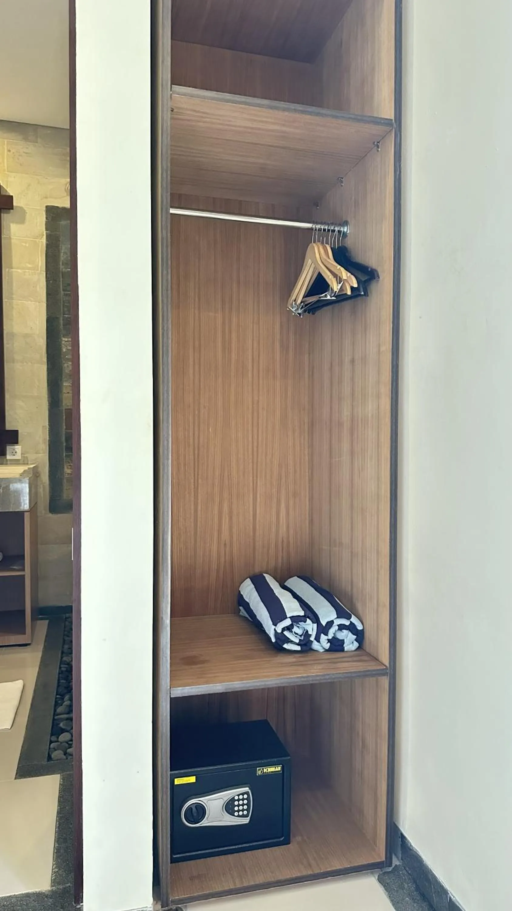 wardrobe in Kaja Villa