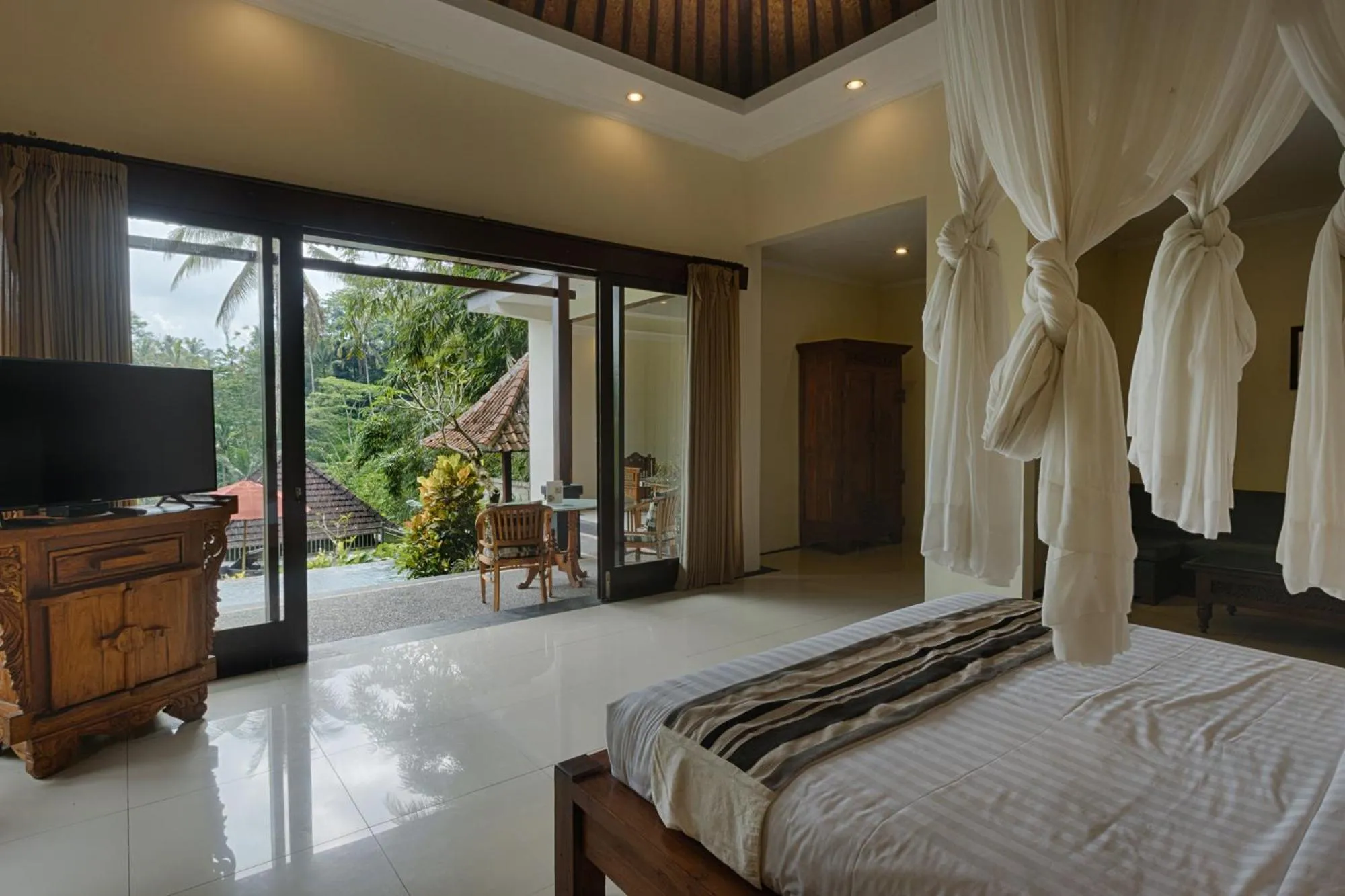 Bedroom, Bed in Kaja Villa