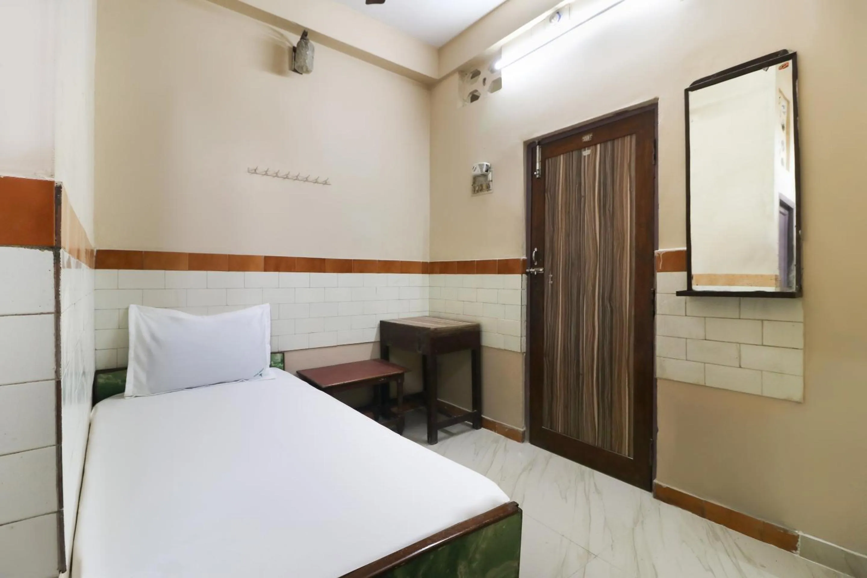 Bedroom, Bed in Hotel O Jayanthi Mansion