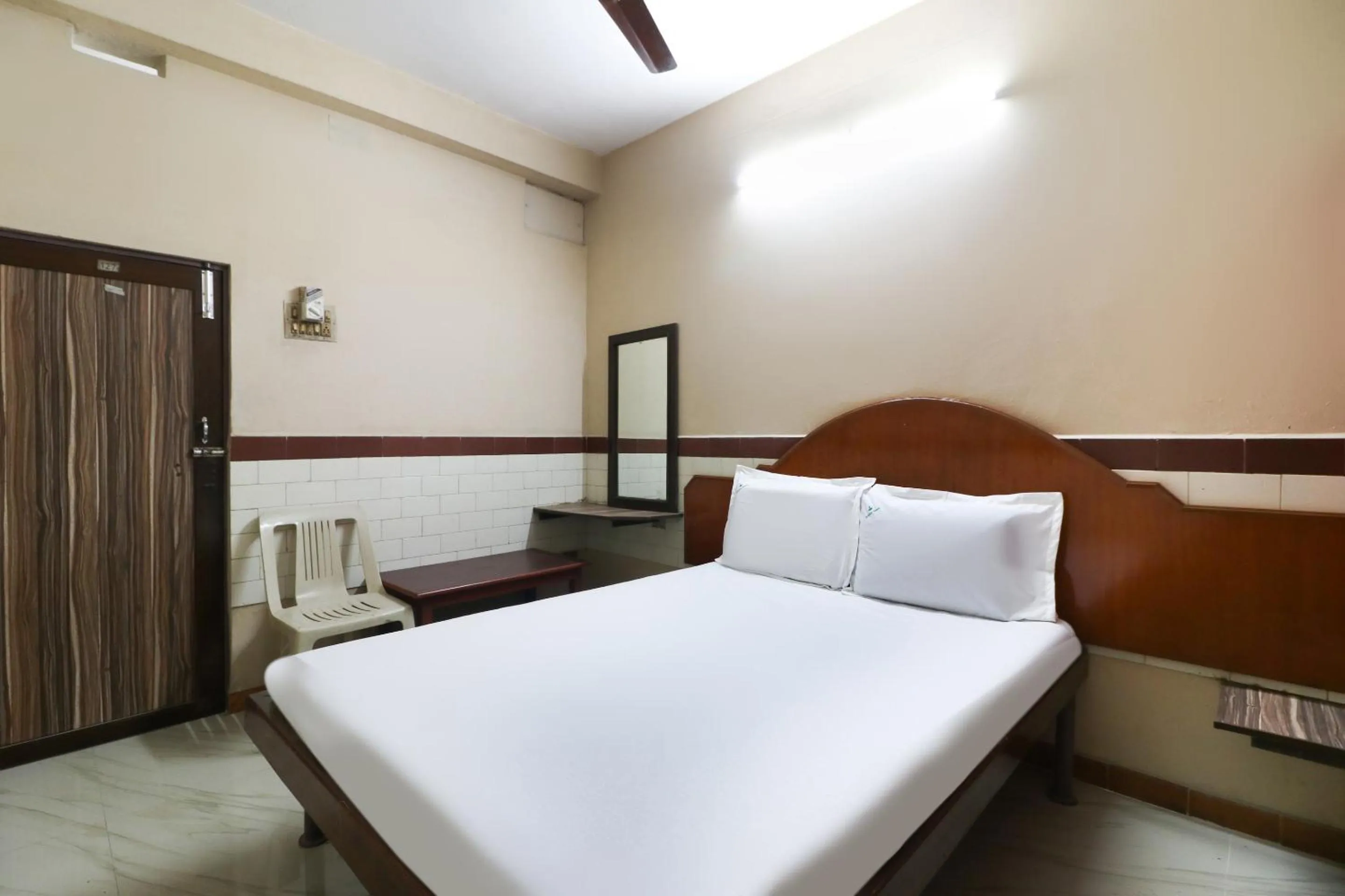 Bedroom, Bed in Hotel O Jayanthi Mansion