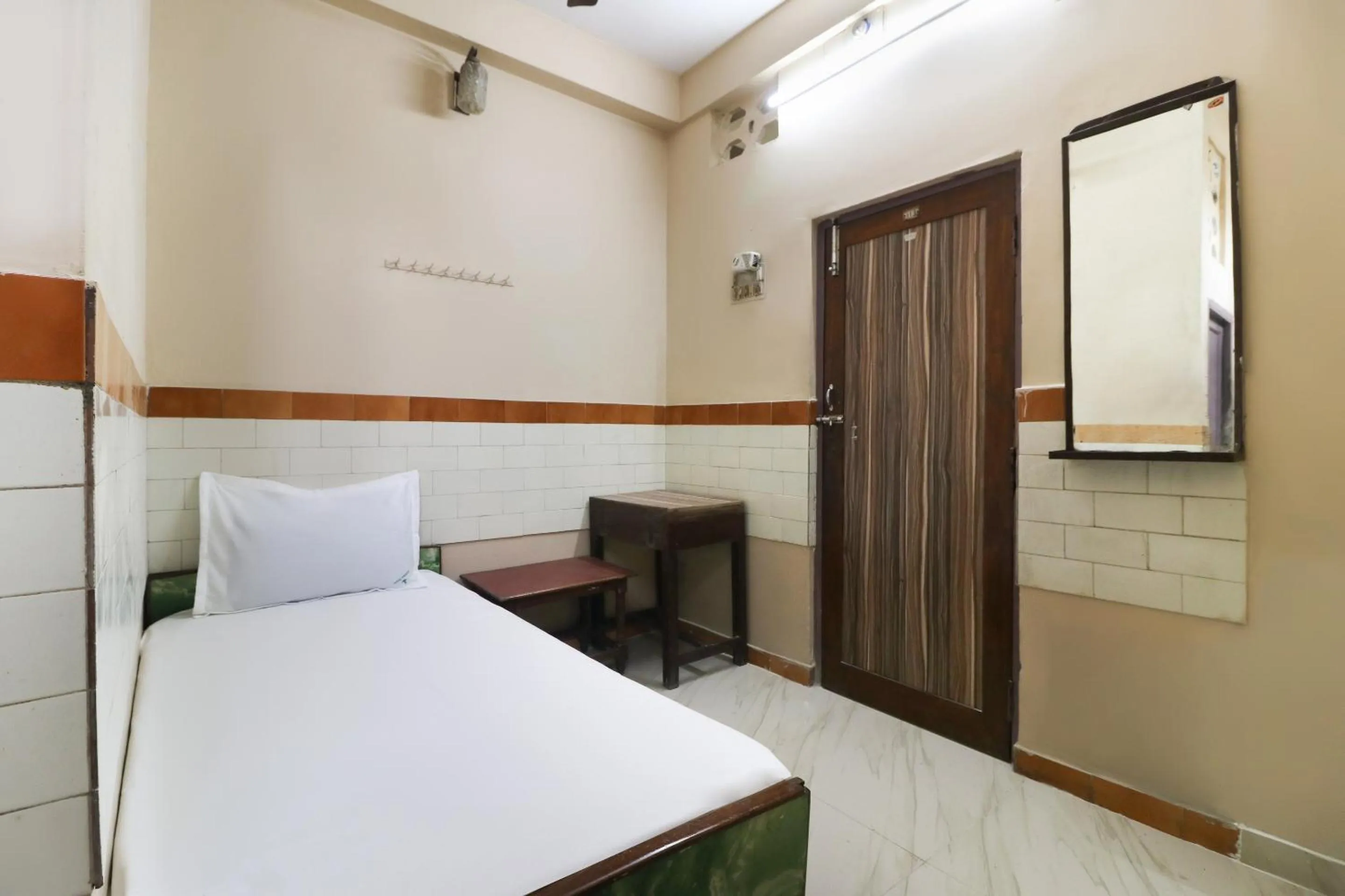 Bedroom, Bed in Hotel O Jayanthi Mansion