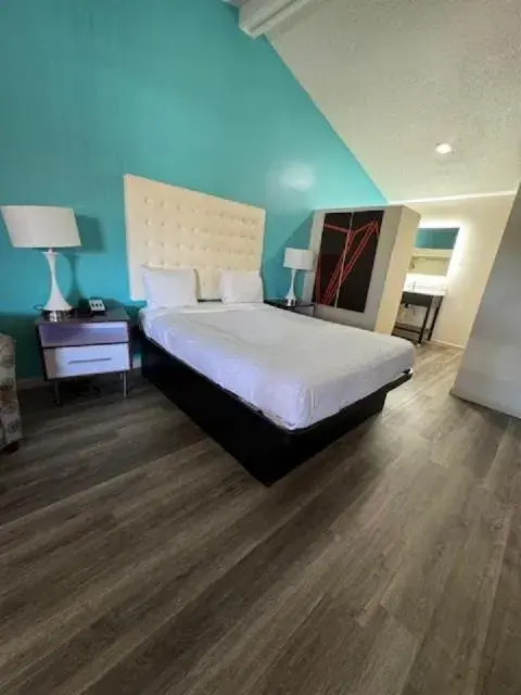 Bed in Howard Johnson by Wyndham Phoenix Airport/Downtown Area Bed in Howard Johnson by Wyndham Phoenix Airport/Downtown Area