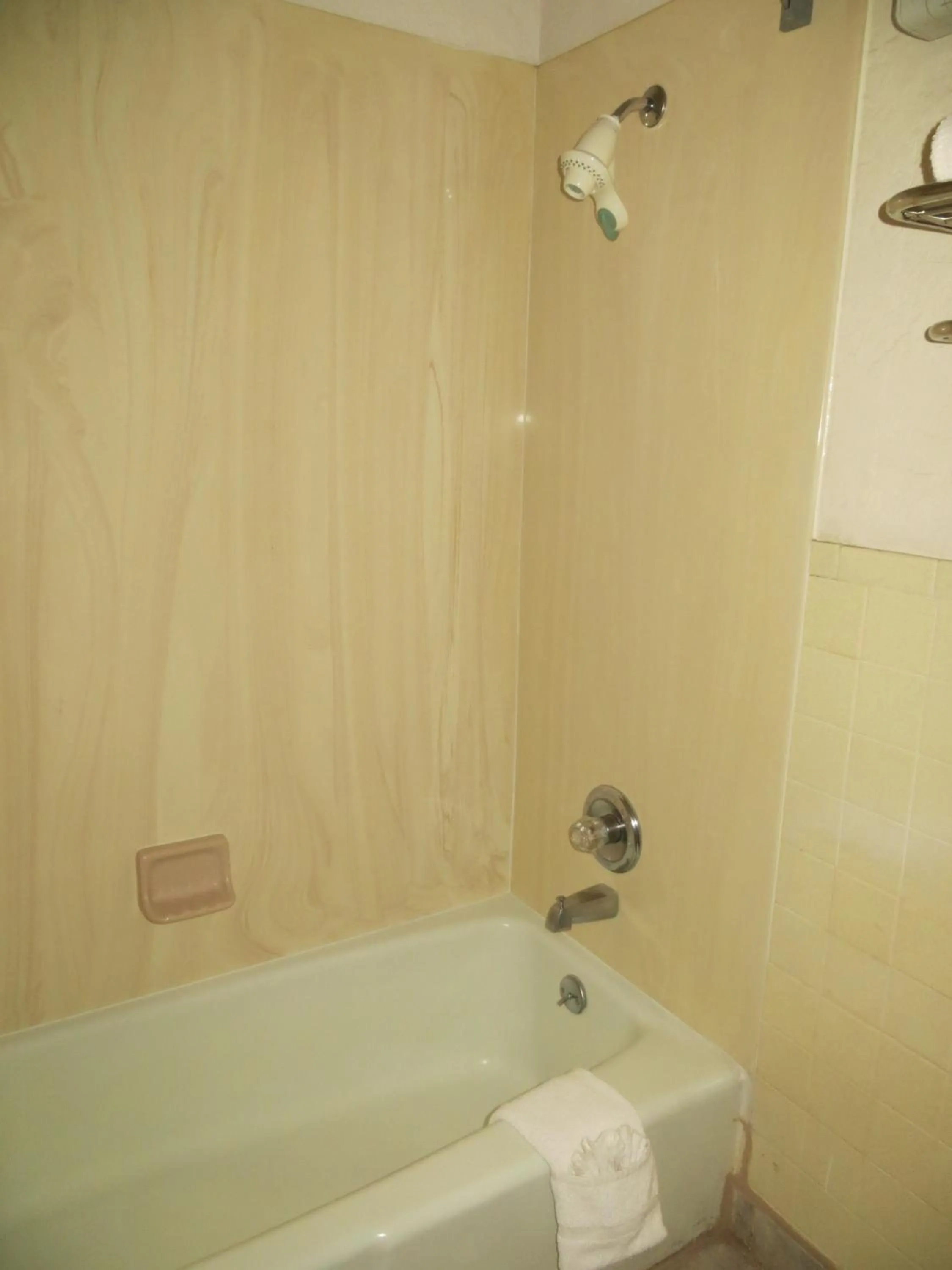 Bathroom in Howard Johnson by Wyndham Phoenix Airport/Downtown Area