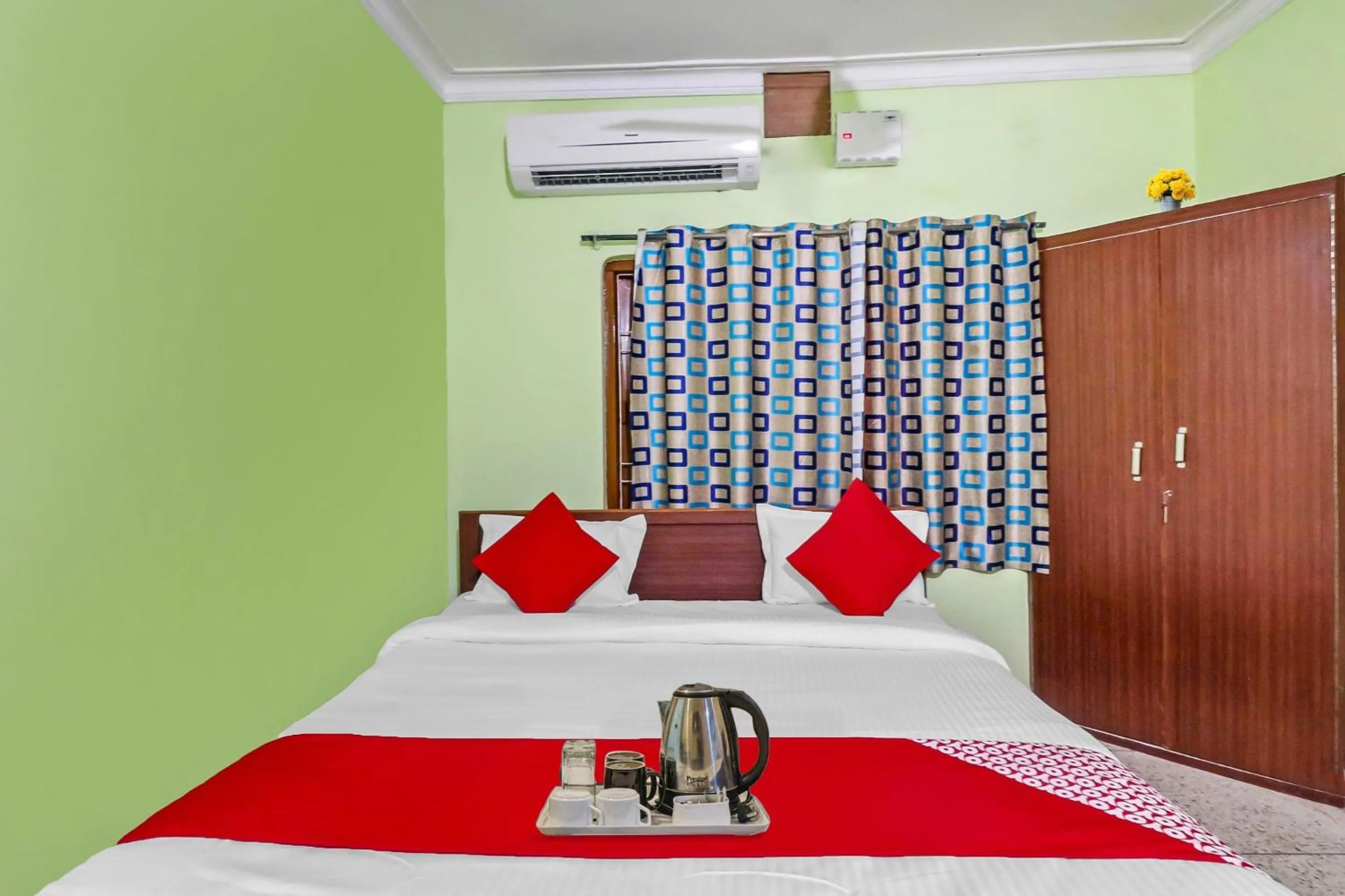 Bedroom, Bed in Super Hotel O Sai Heritage