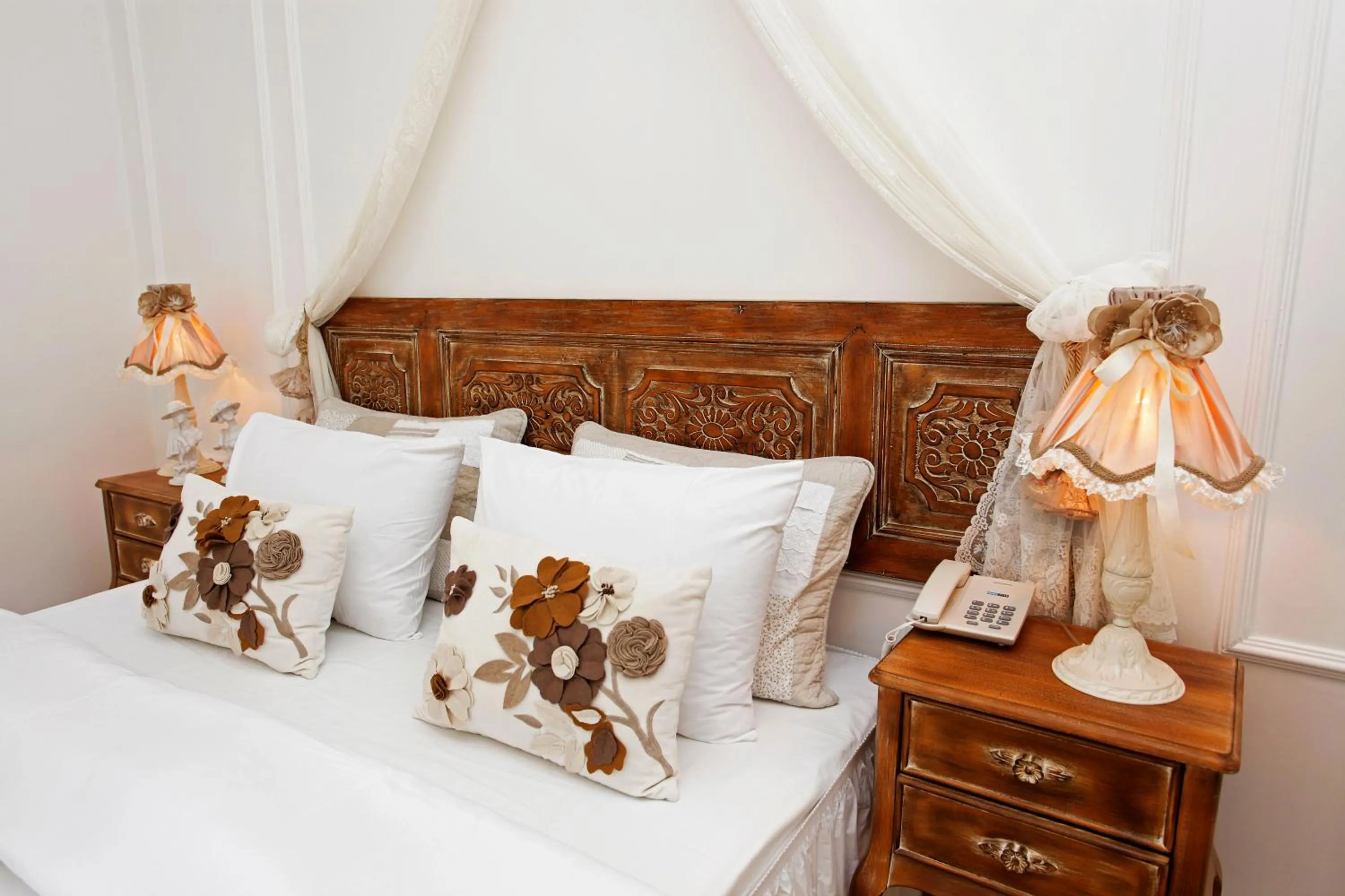 Bed in The White Swan Suites Beyoglu