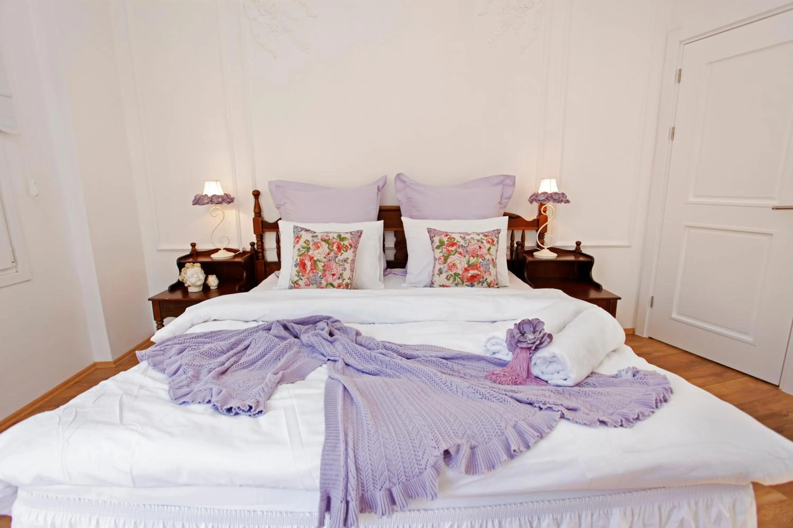 Bed in The White Swan Suites Beyoglu