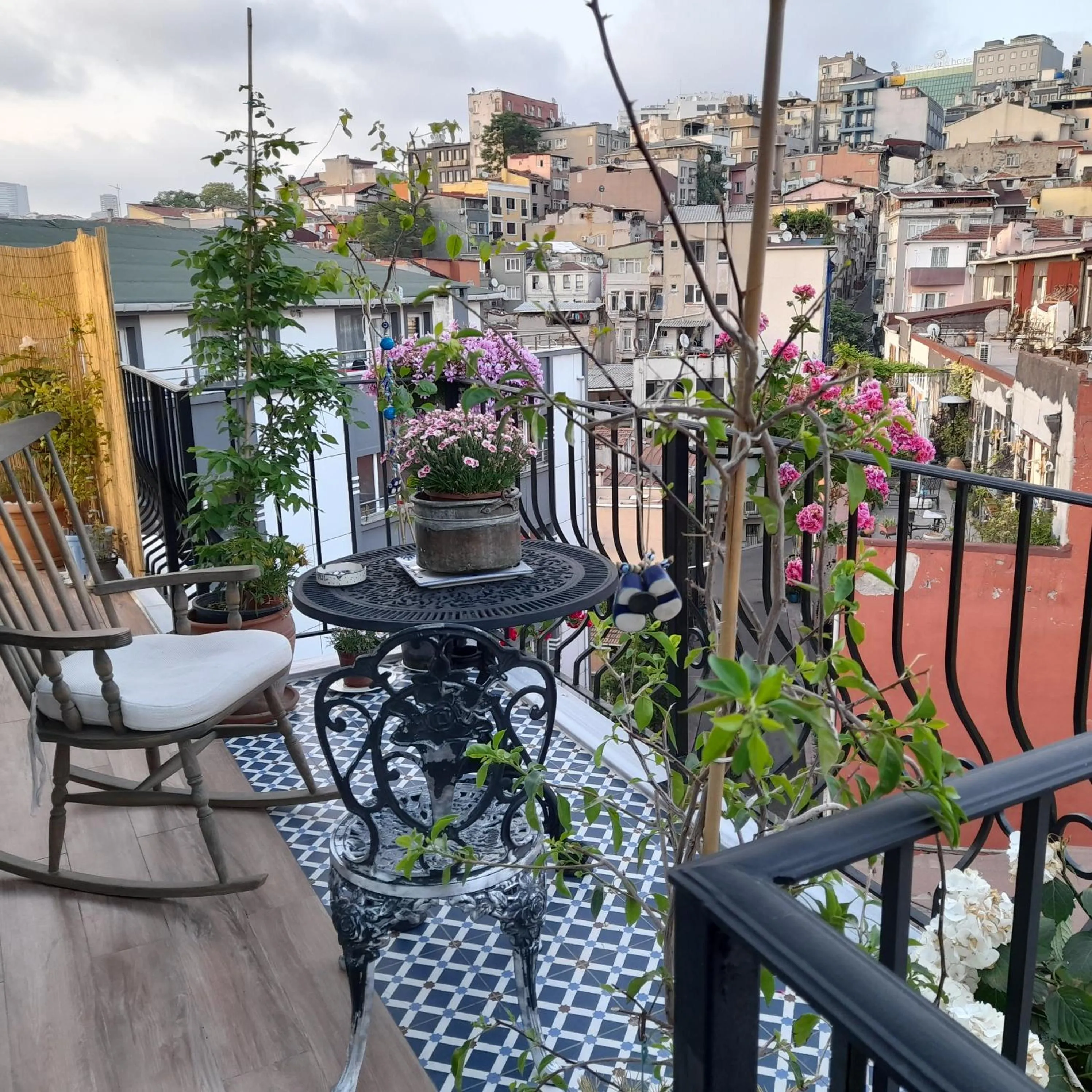 Day in The White Swan Suites Beyoglu