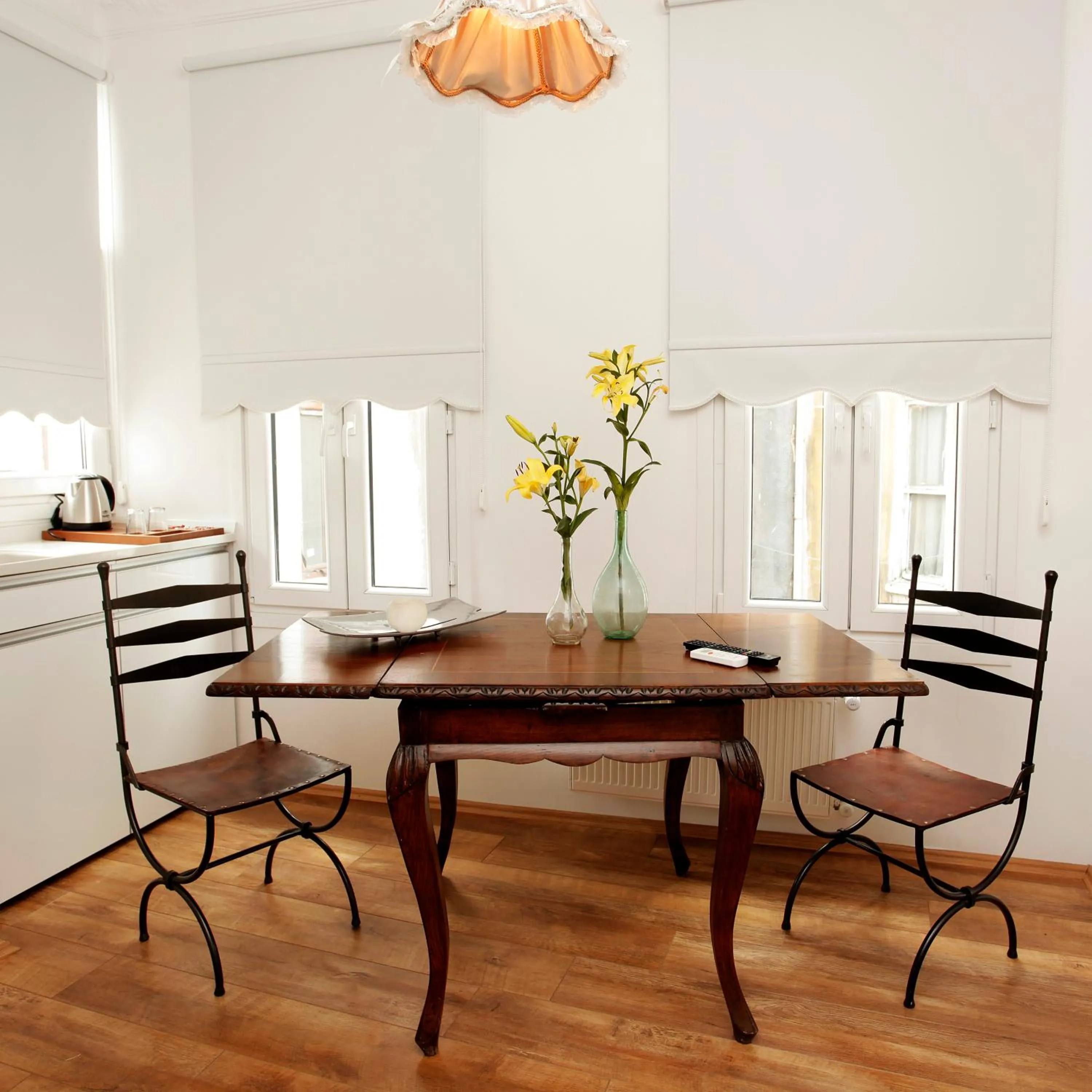 Dining area in The White Swan Suites Beyoglu