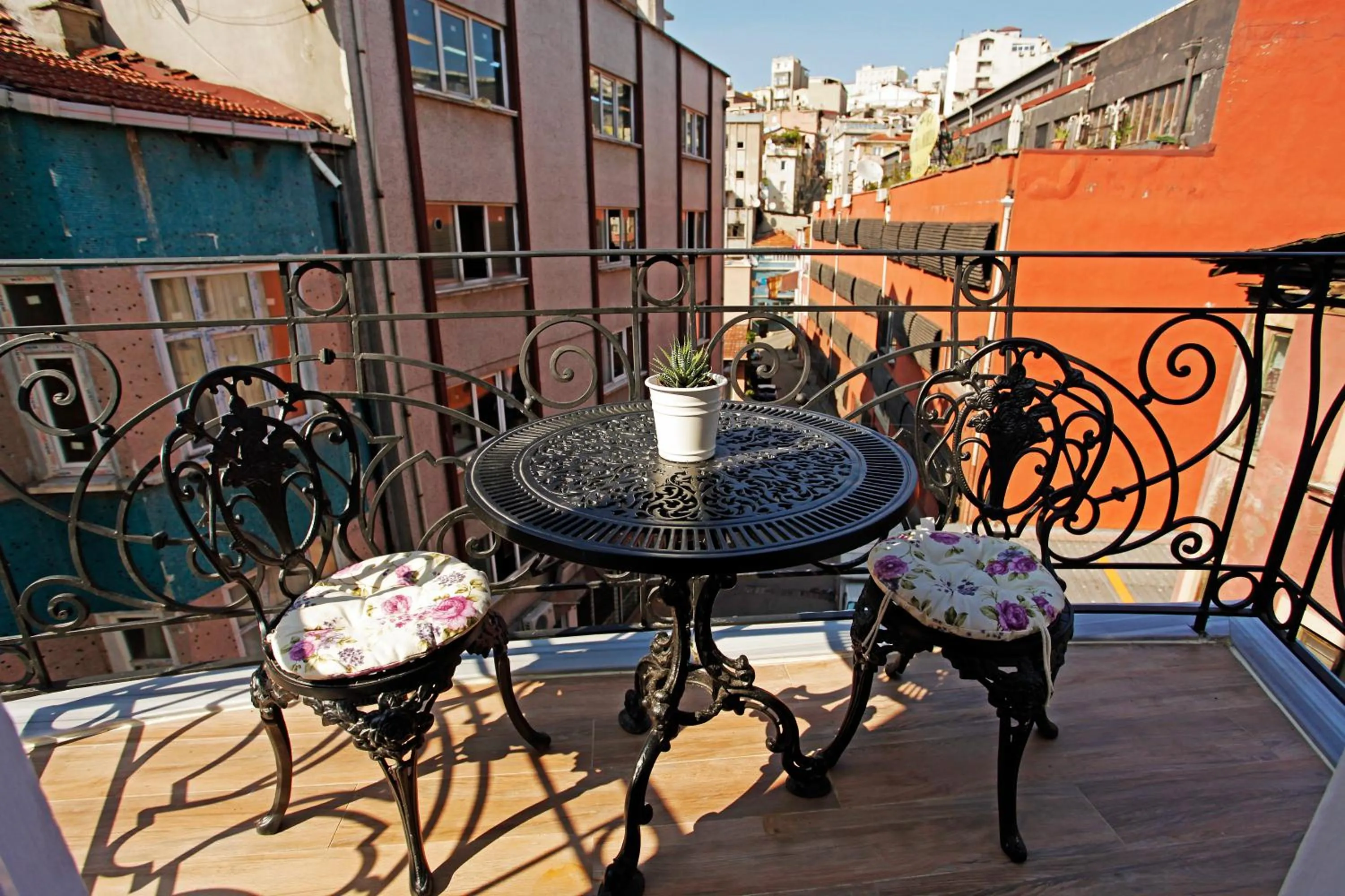 Balcony/Terrace in The White Swan Suites Beyoglu