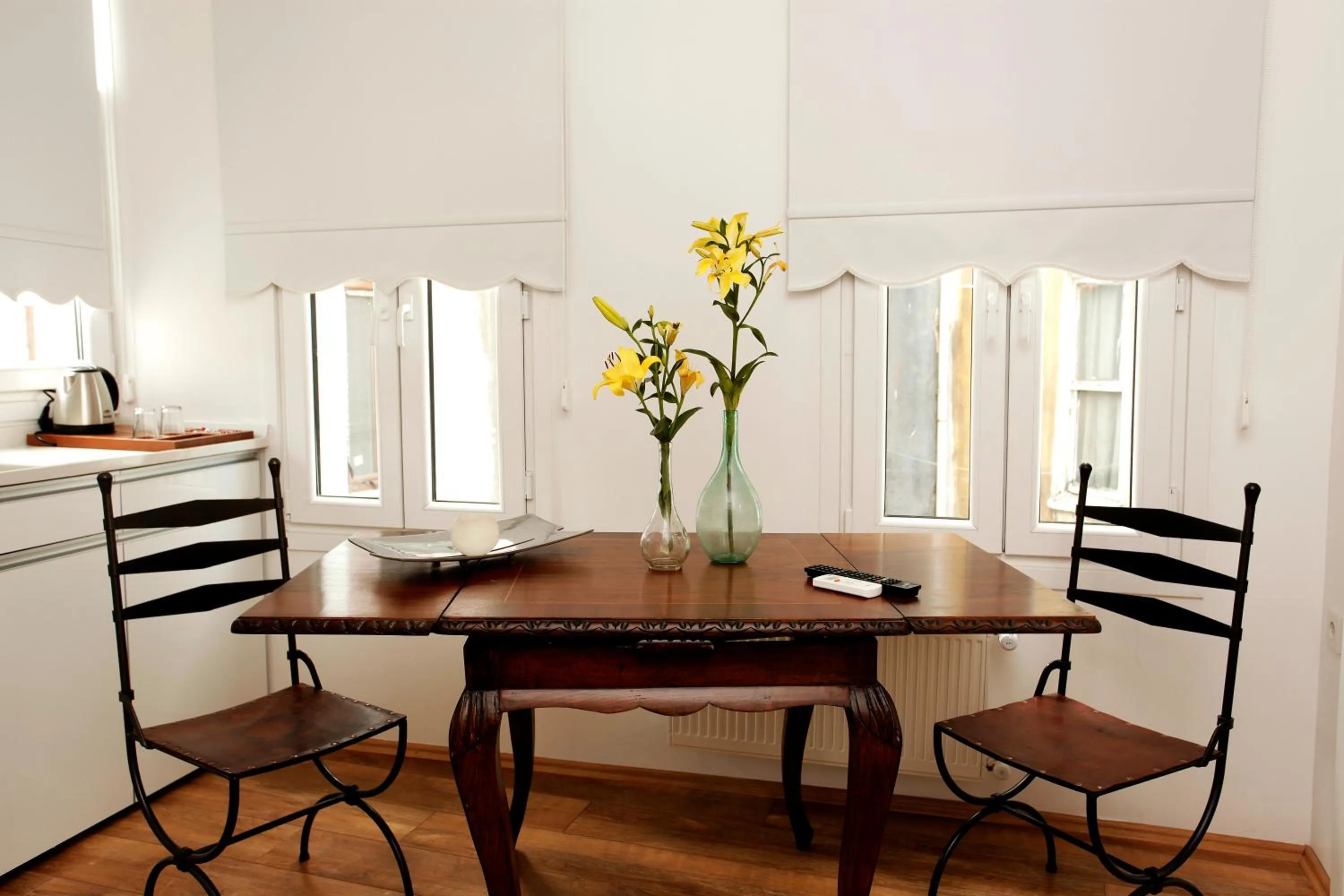 Dining area in The White Swan Suites Beyoglu