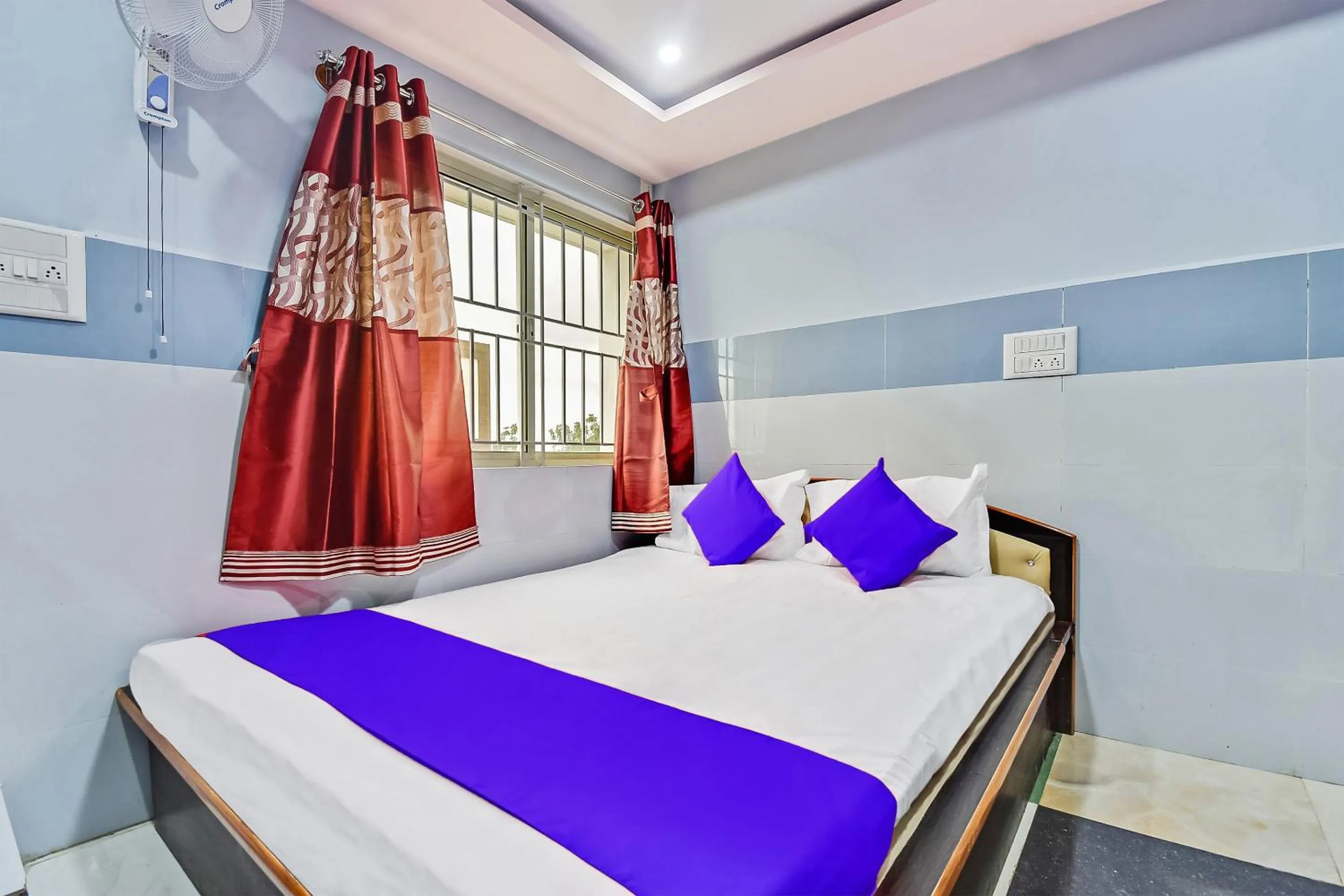 Bedroom, Bed in SPOT ON Gayatri Comforts