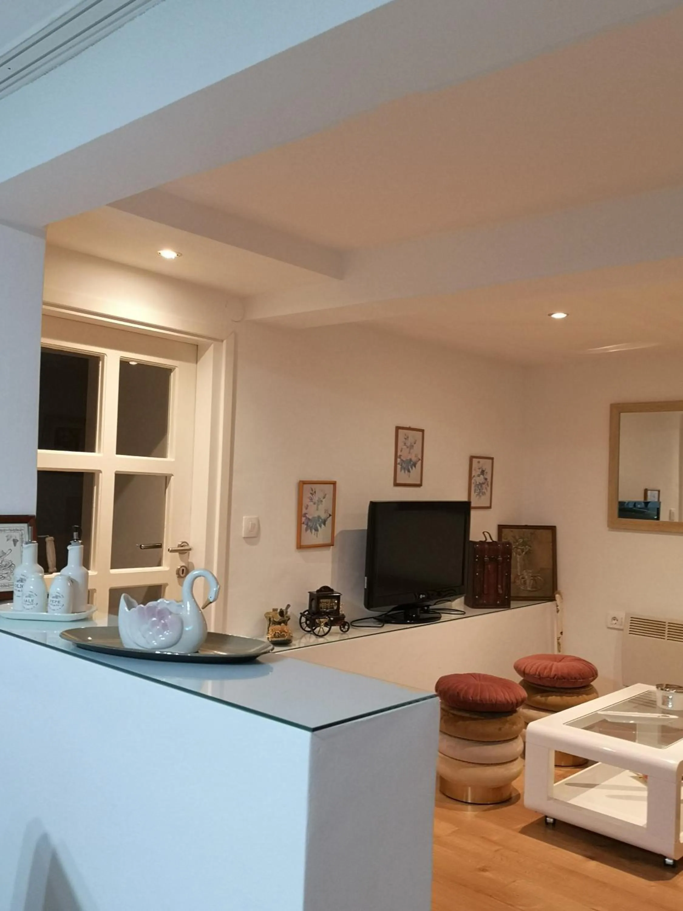 TV and multimedia in Sweet Cosy Apartment