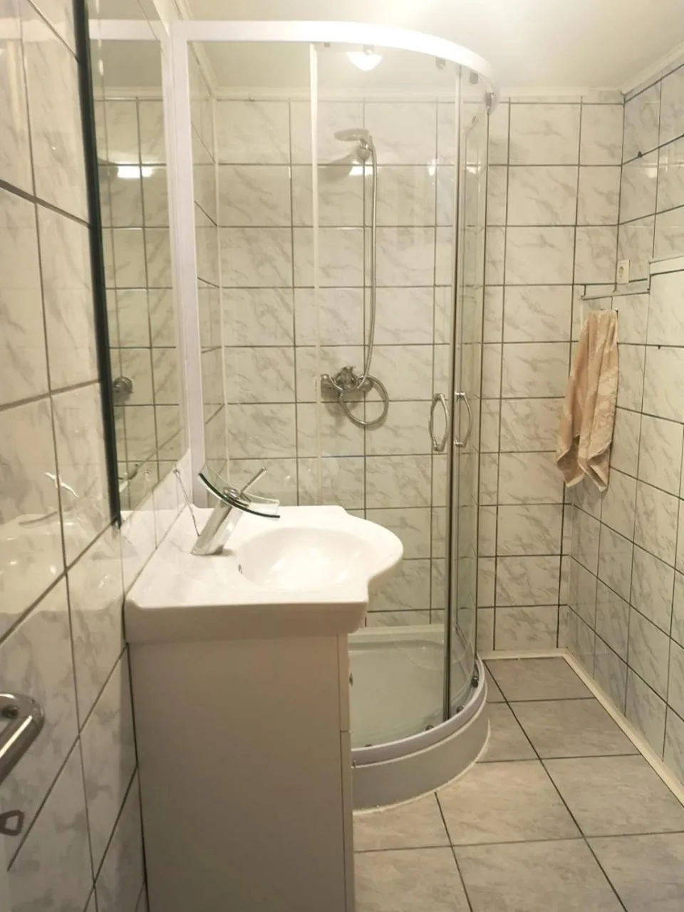 Shower in Sweet Cosy Apartment