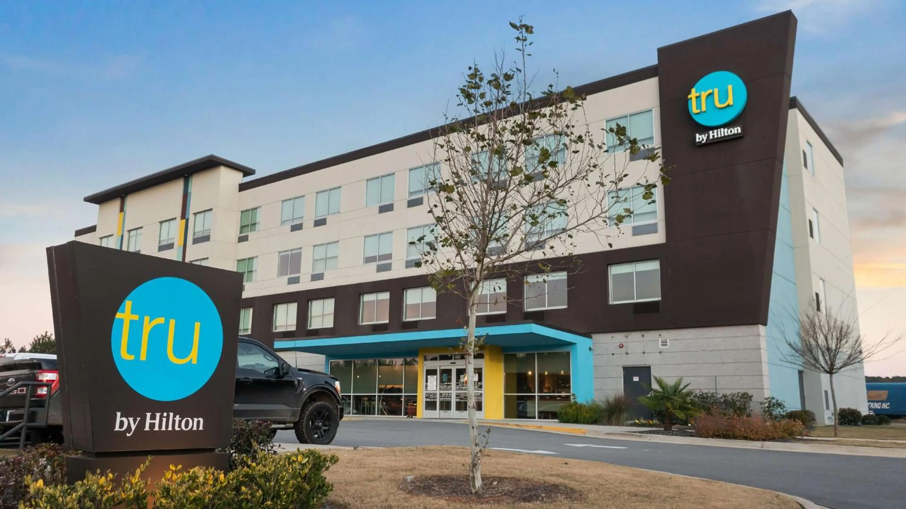 Property building in Tru By Hilton Greensboro Lake Oconee, Ga