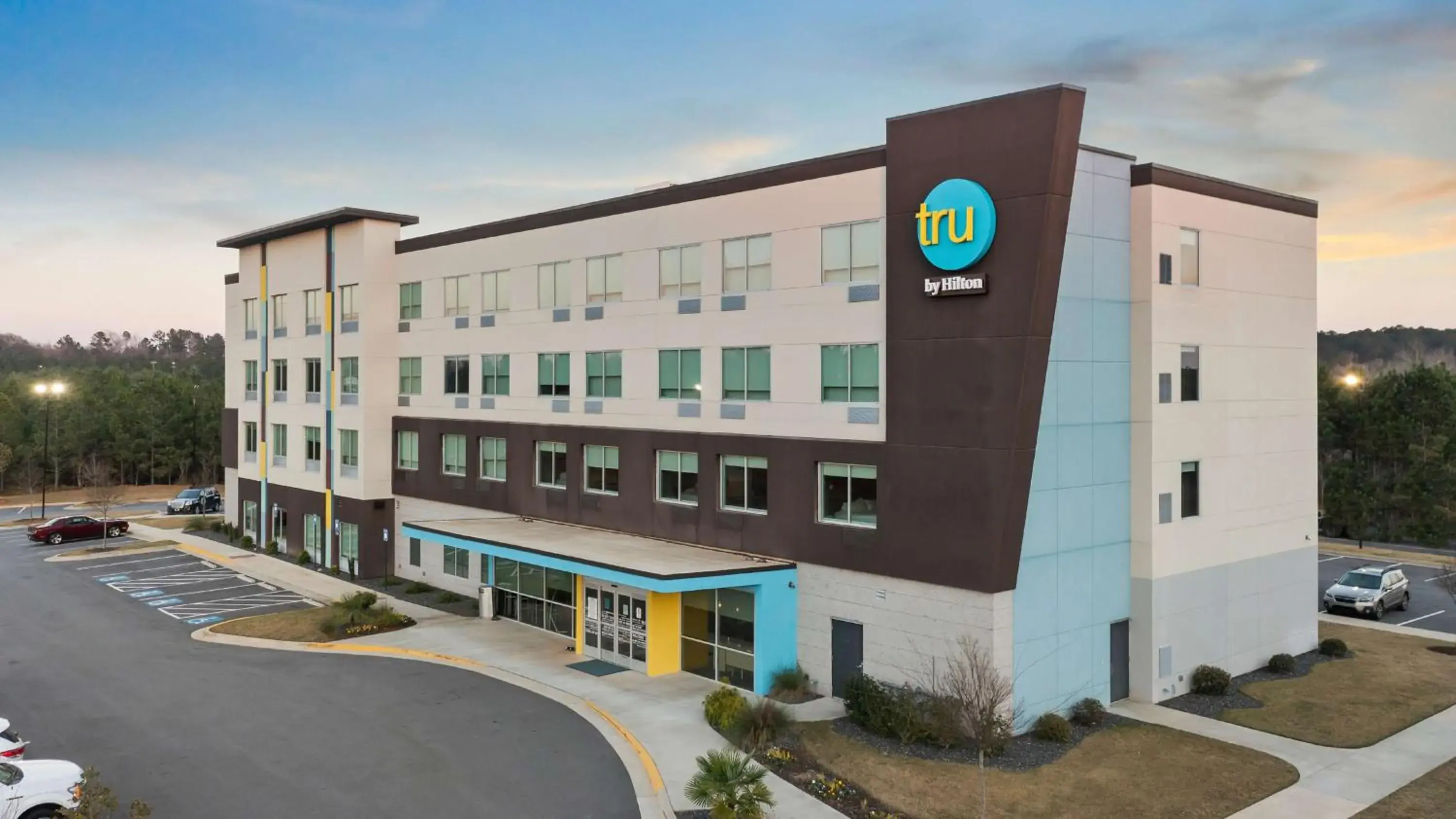 Property building in Tru By Hilton Greensboro Lake Oconee, Ga Property building in Tru By Hilton Greensboro Lake Oconee, Ga