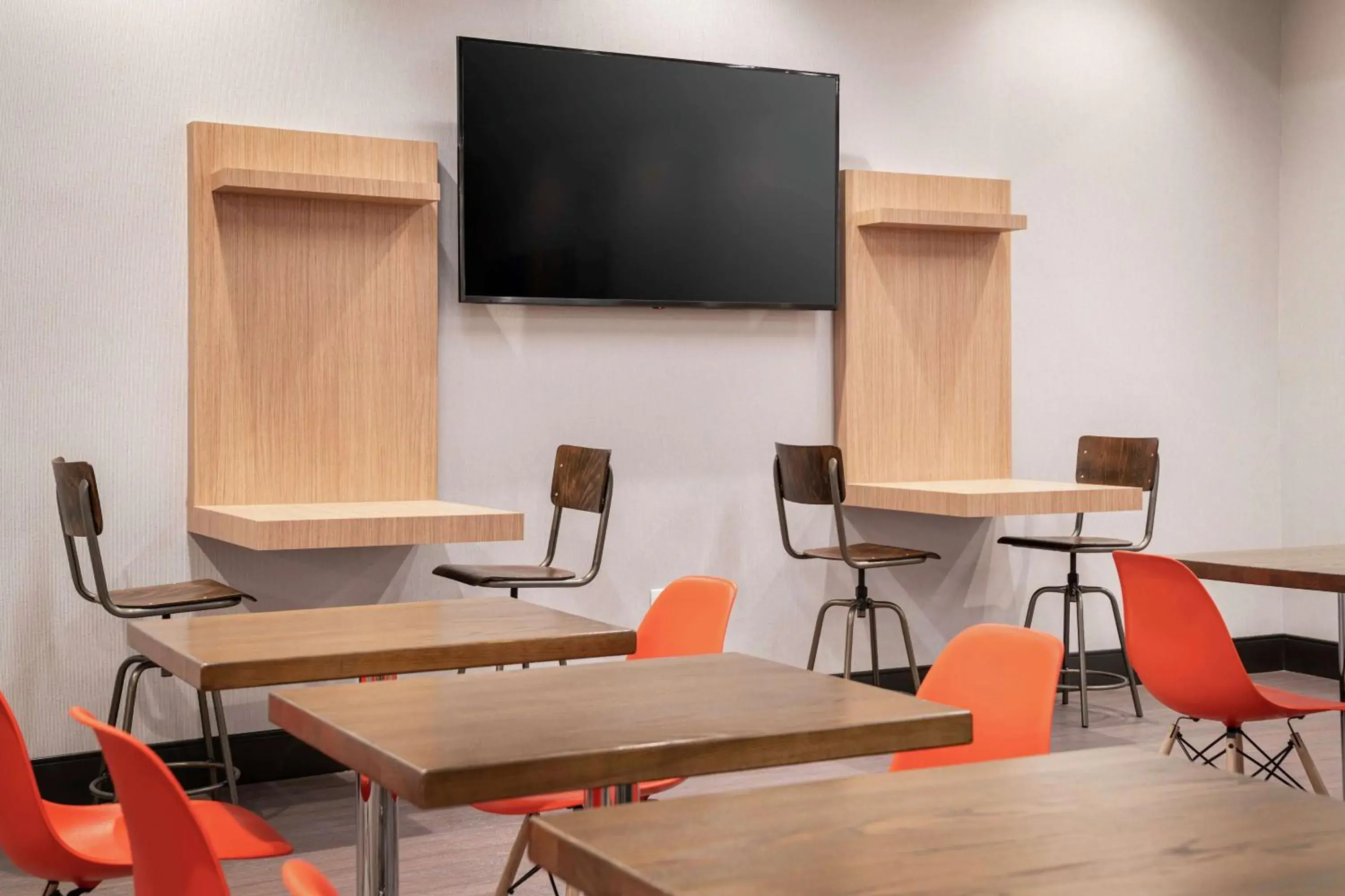 Breakfast in Tru By Hilton Denver Downtown Convention Center Breakfast in Tru By Hilton Denver Downtown Convention Center