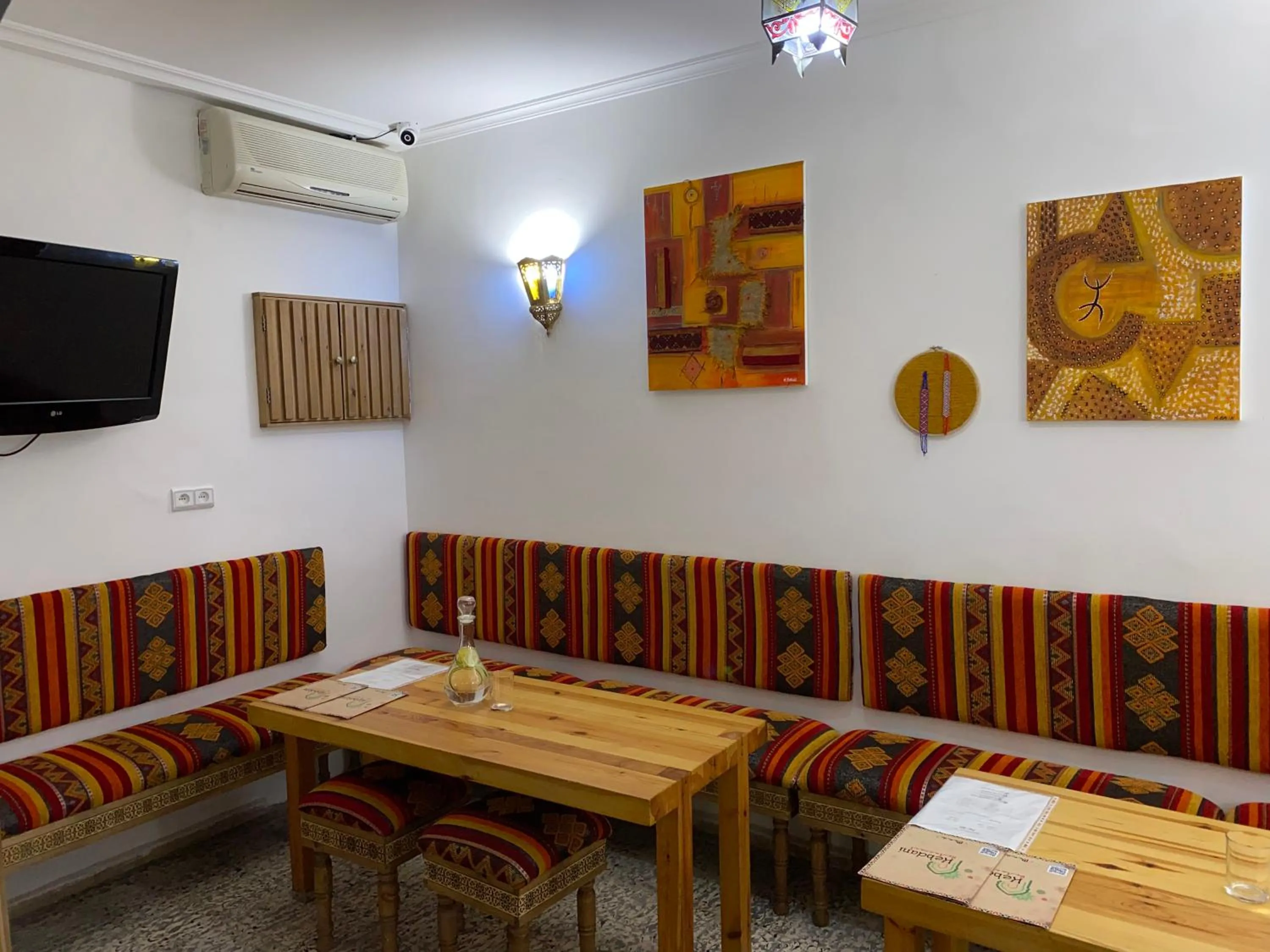 Communal lounge/ TV room in Dar Rif Kebdani