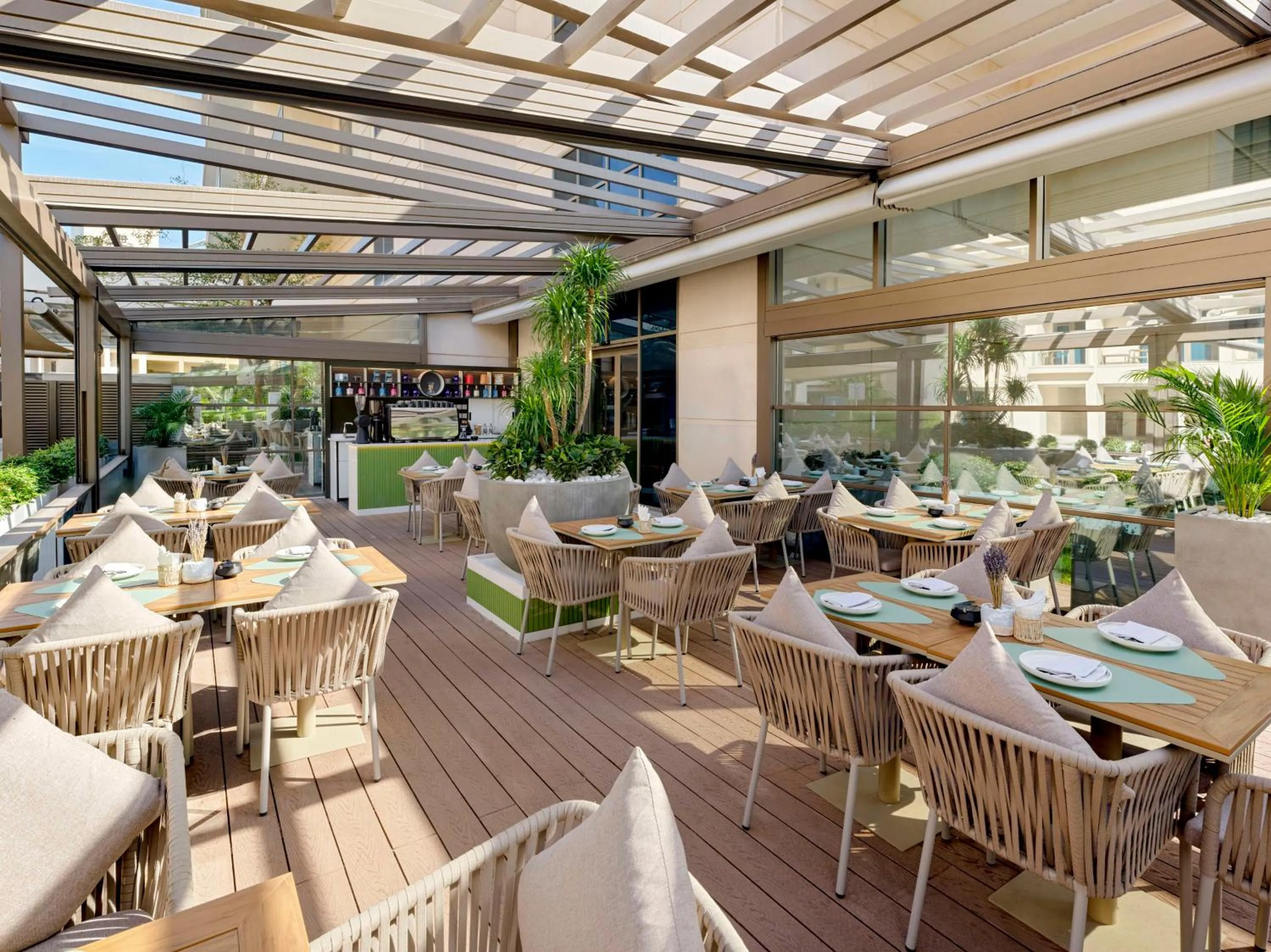 Restaurant/places to eat in Hilton Doha The Pearl