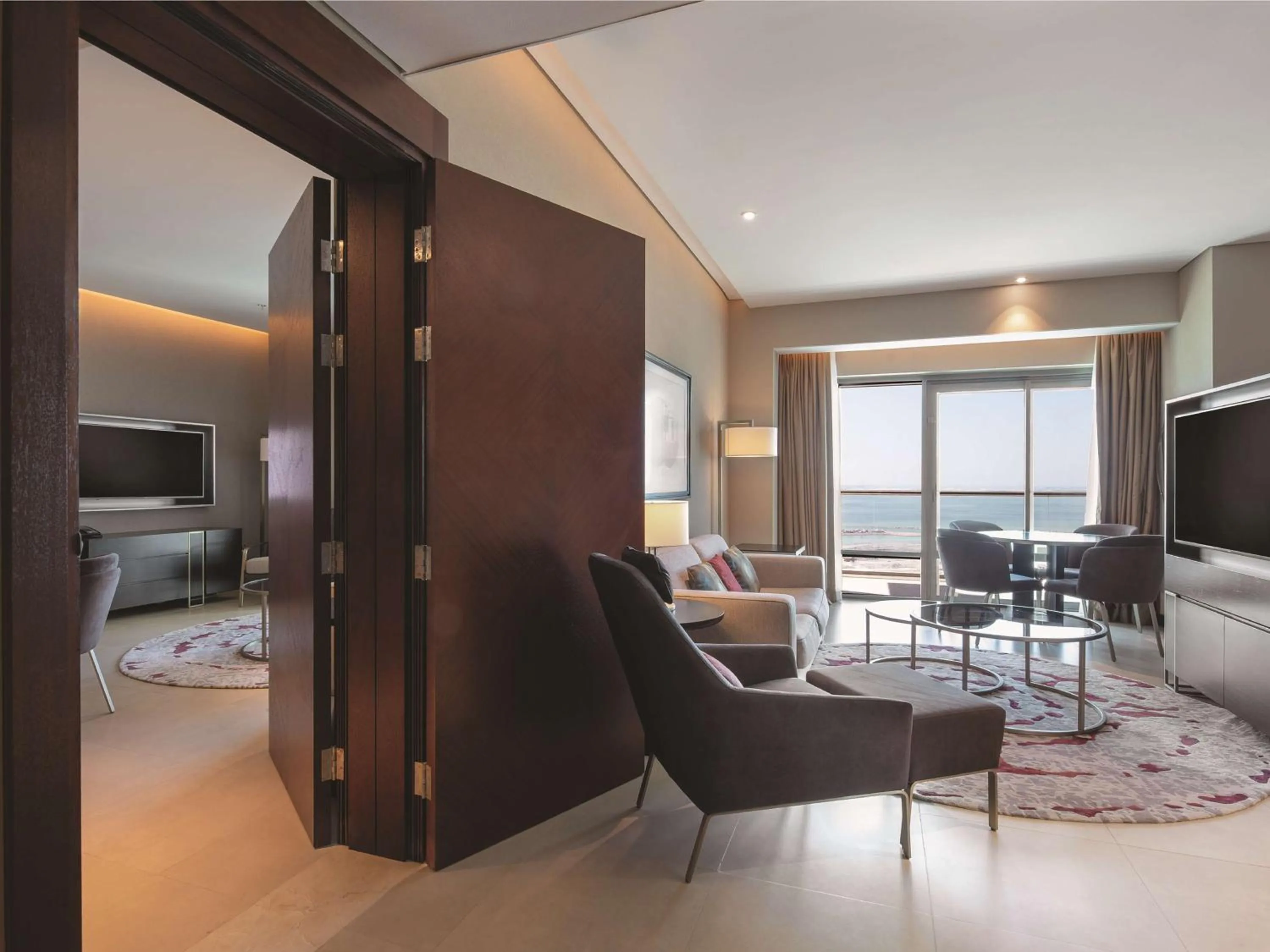 Bedroom, Bed in Hilton Doha The Pearl