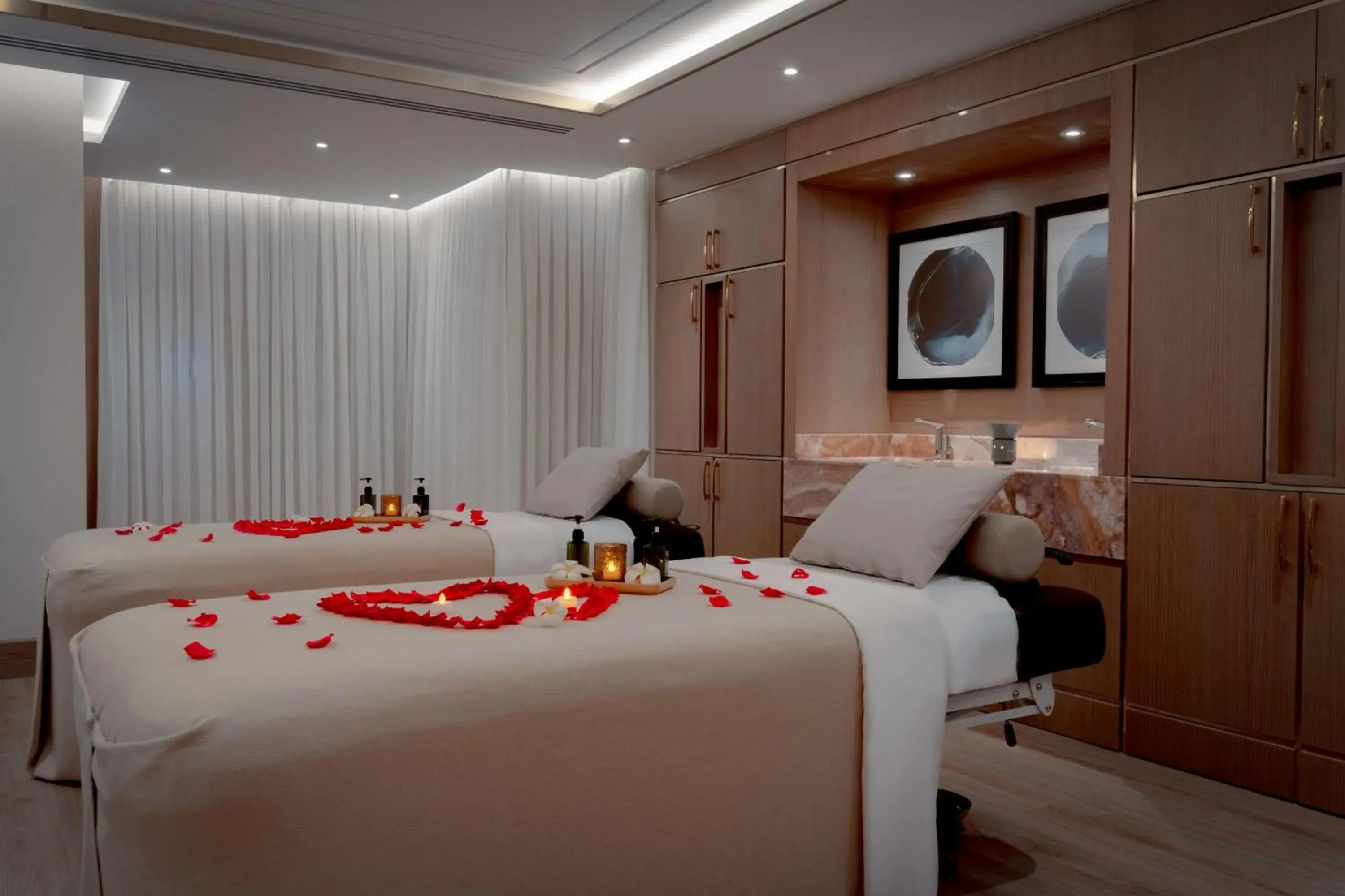 Spa and wellness centre/facilities, Bed in Hilton Doha The Pearl Spa and wellness centre/facilities, Bed in Hilton Doha The Pearl