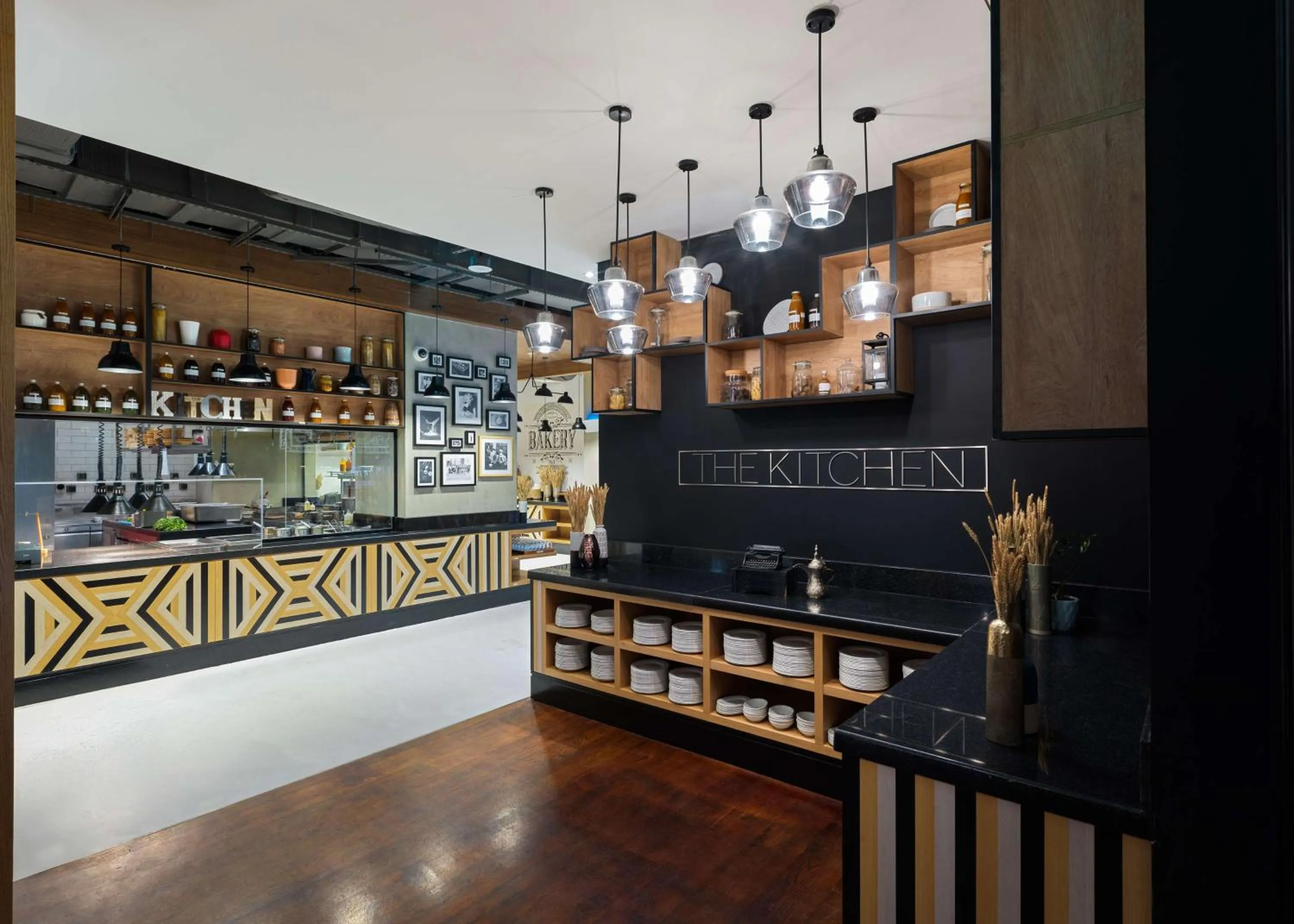 Restaurant/places to eat in Hilton Doha The Pearl