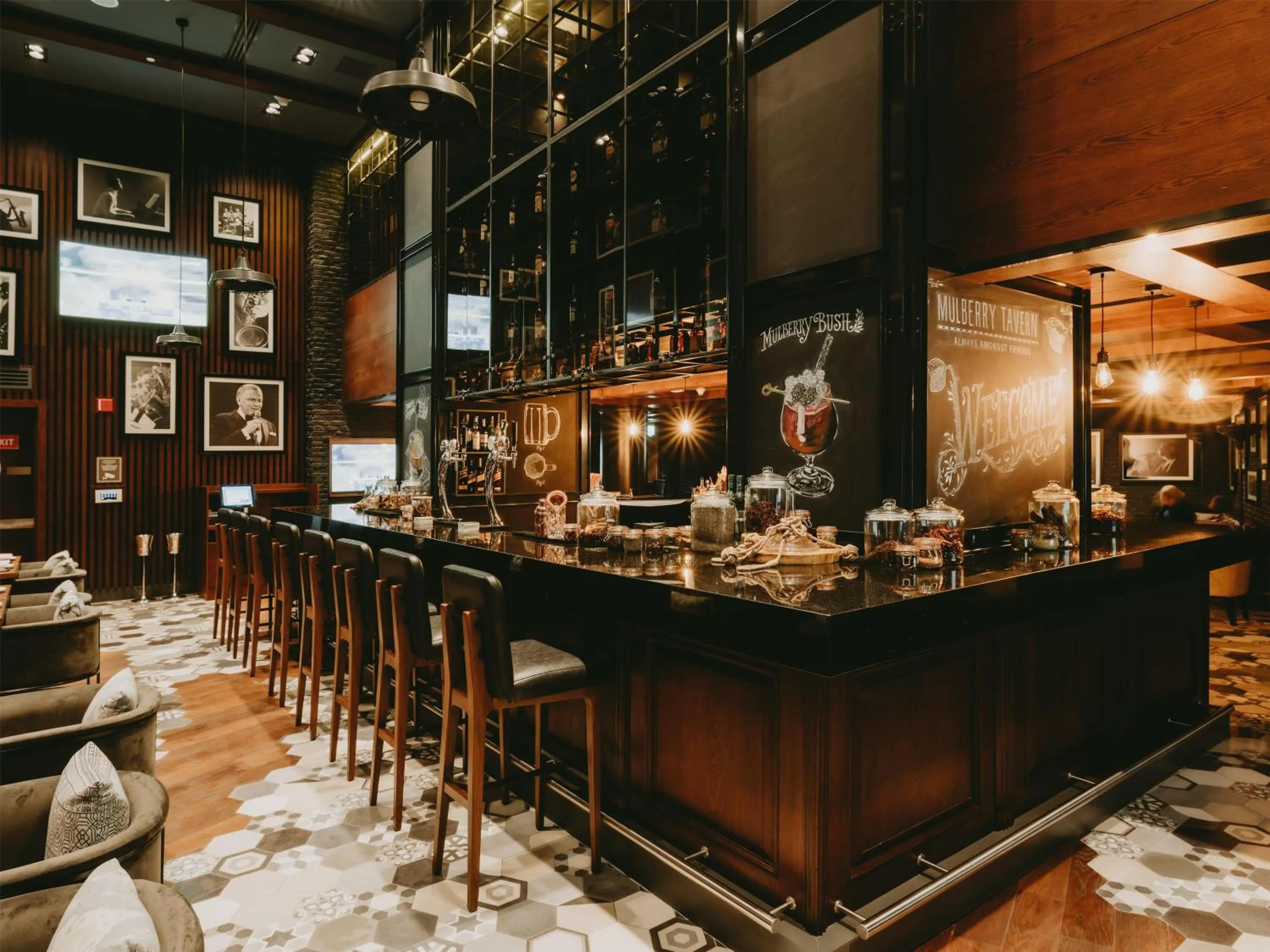 Restaurant/places to eat in Hilton Doha The Pearl