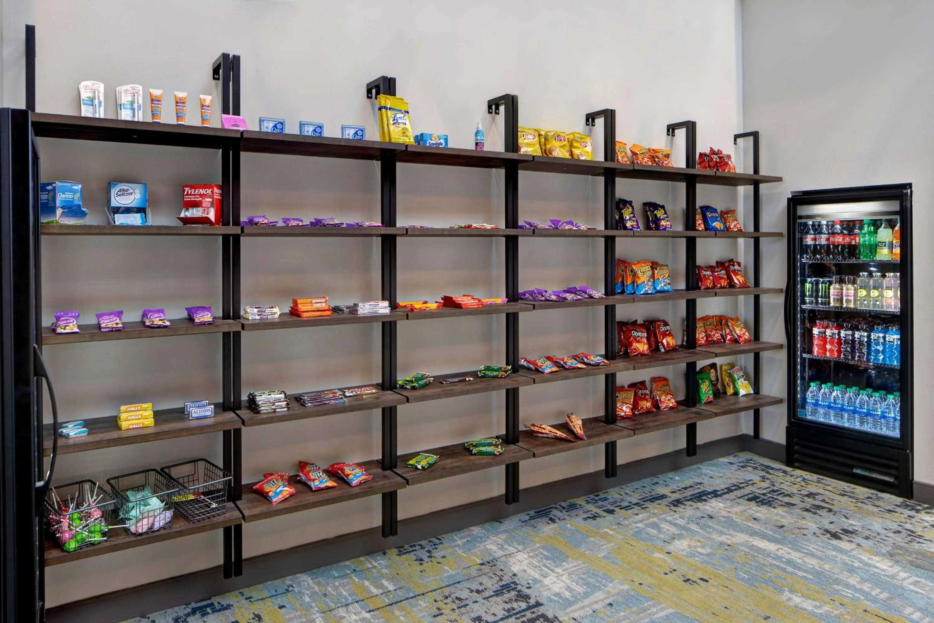 Restaurant/places to eat in Embassy Suites By Hilton Rockford Riverfront