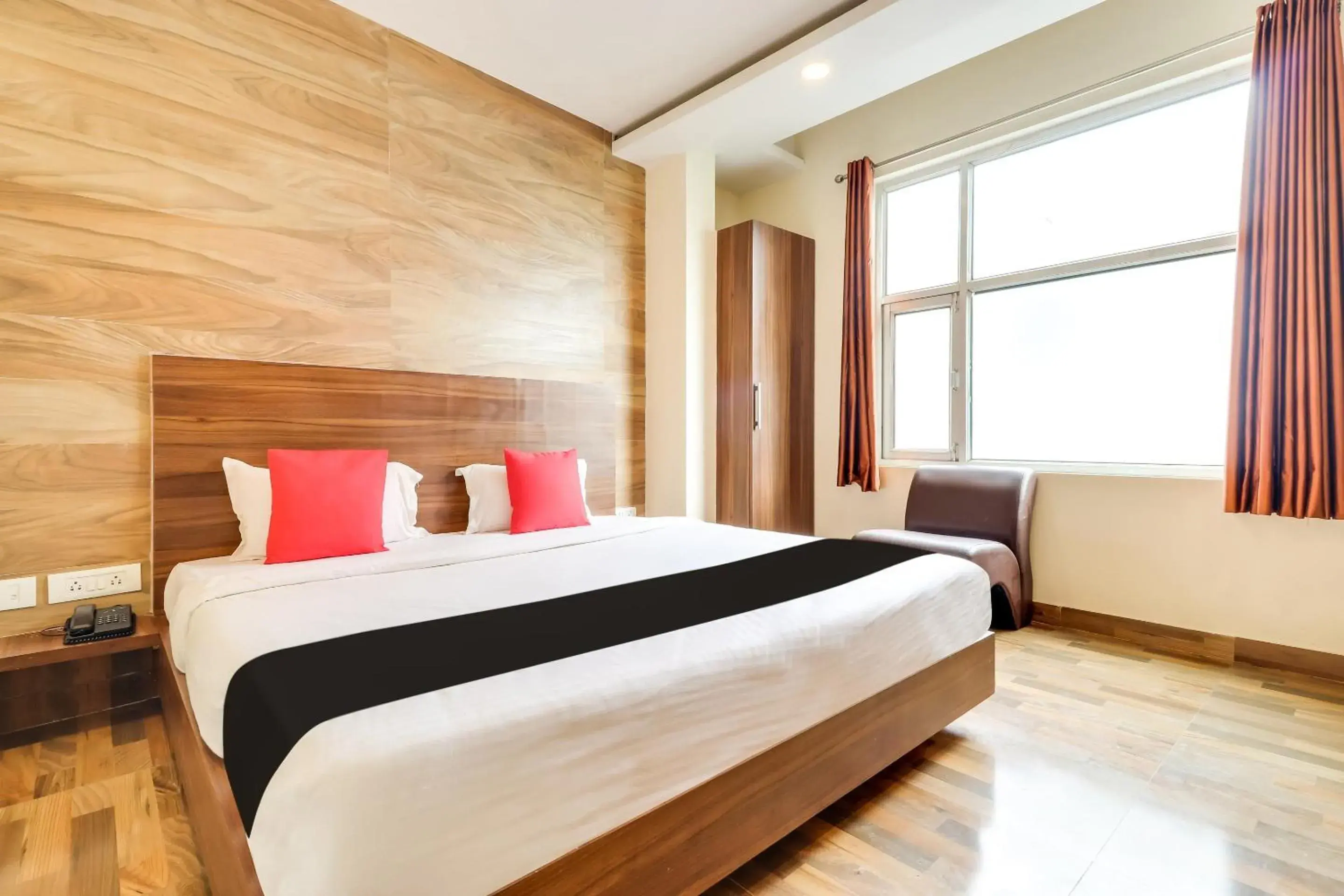 Bedroom, Bed in Super Capital O Seven Wonders Inn Near Sahara Ganj Mall Bedroom, Bed in Super Capital O Seven Wonders Inn Near Sahara Ganj Mall