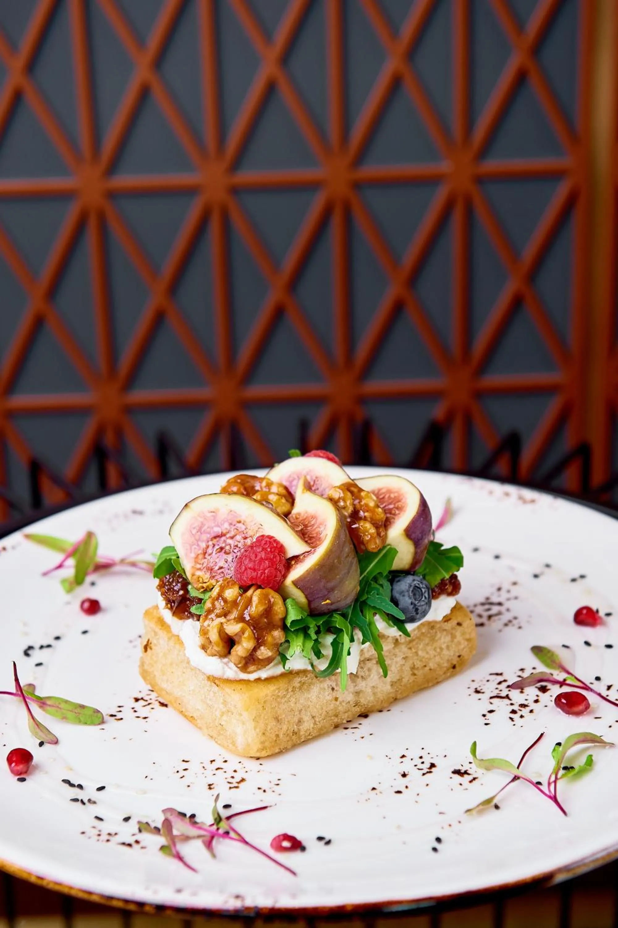 Restaurant/places to eat in Sound Garden Hotel Airport