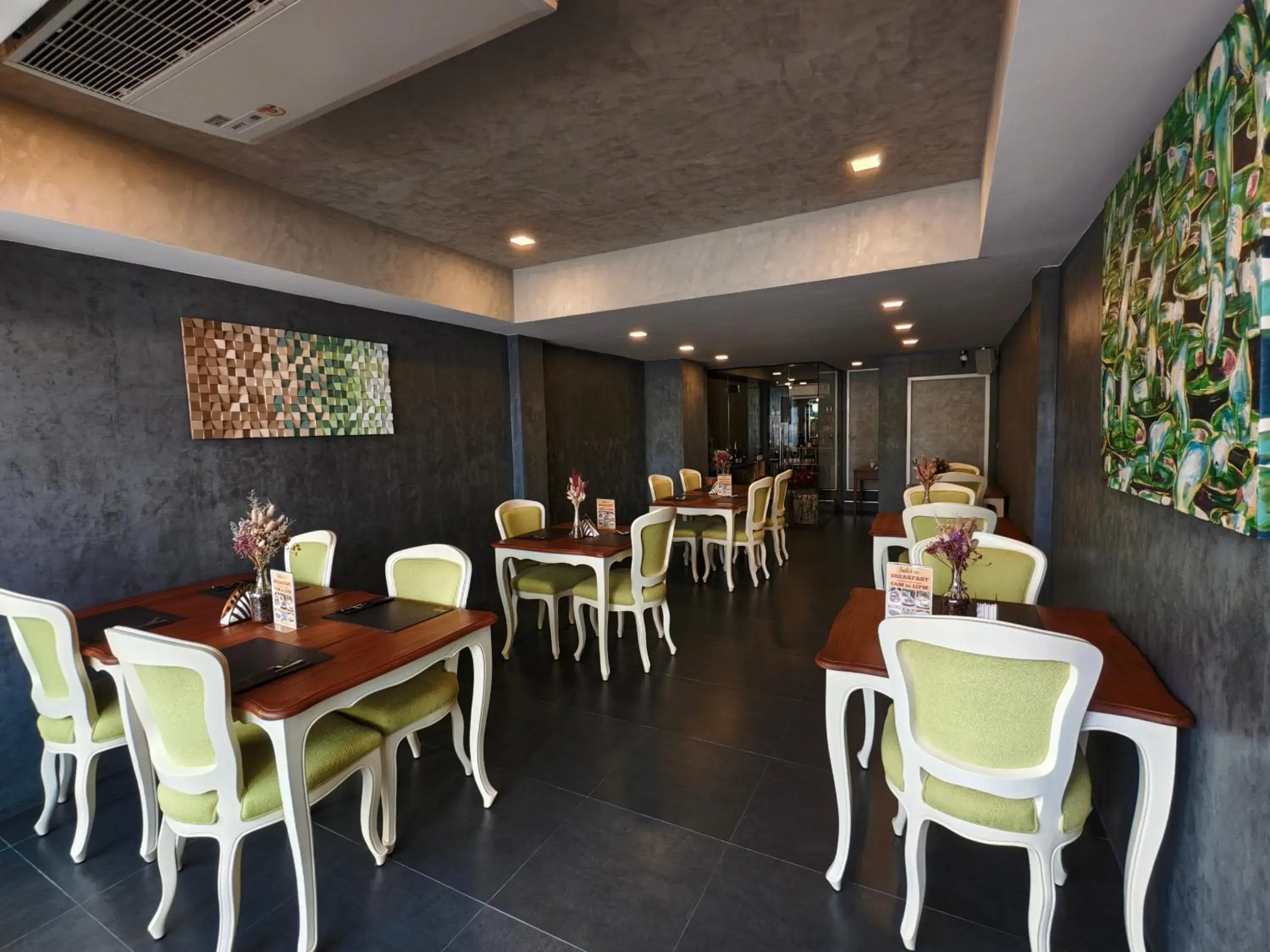 Restaurant/places to eat in Frankie's Inn Restaurant/places to eat in Frankie's Inn