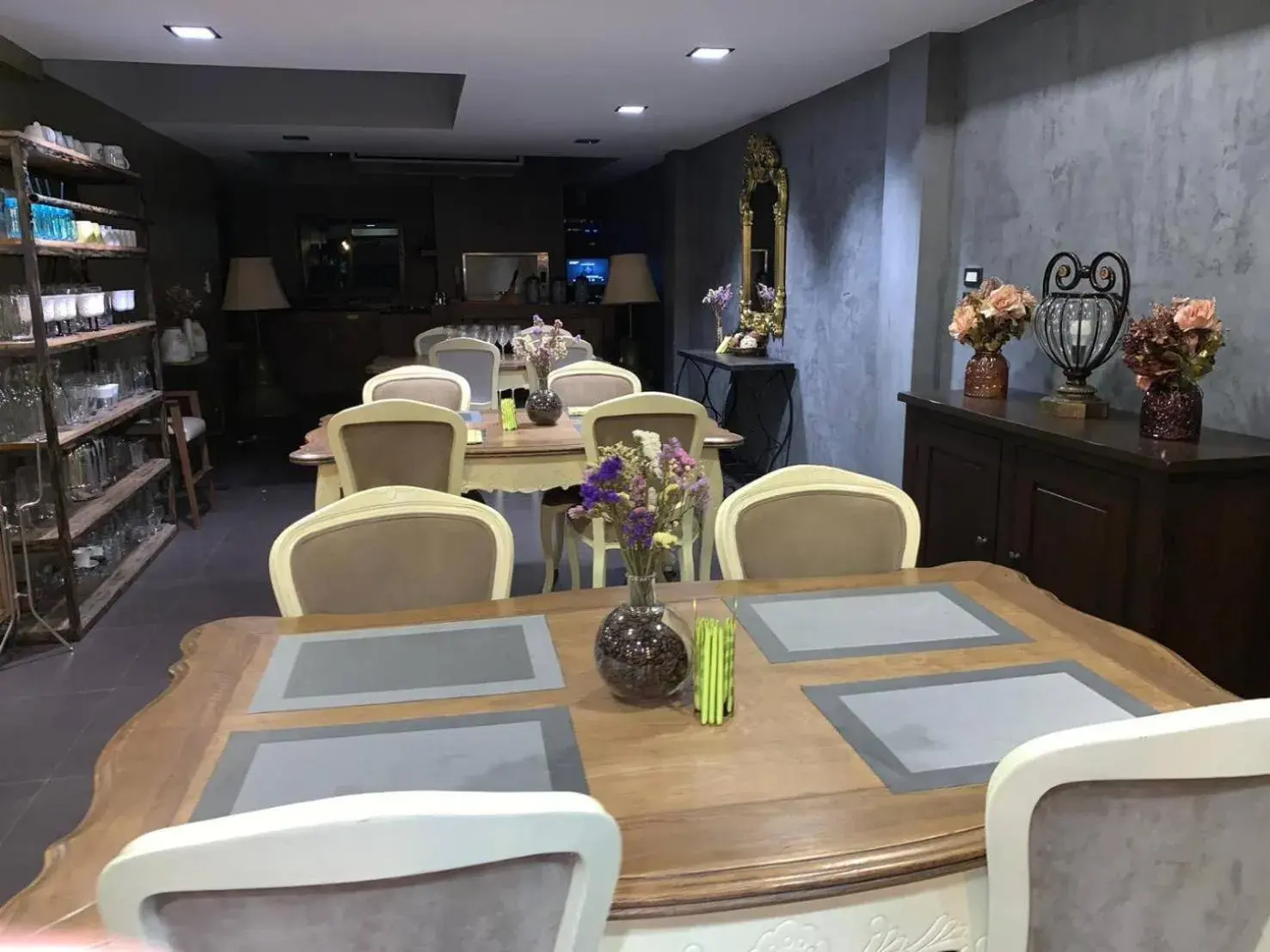 Restaurant/places to eat in Frankie's Inn Restaurant/places to eat in Frankie's Inn