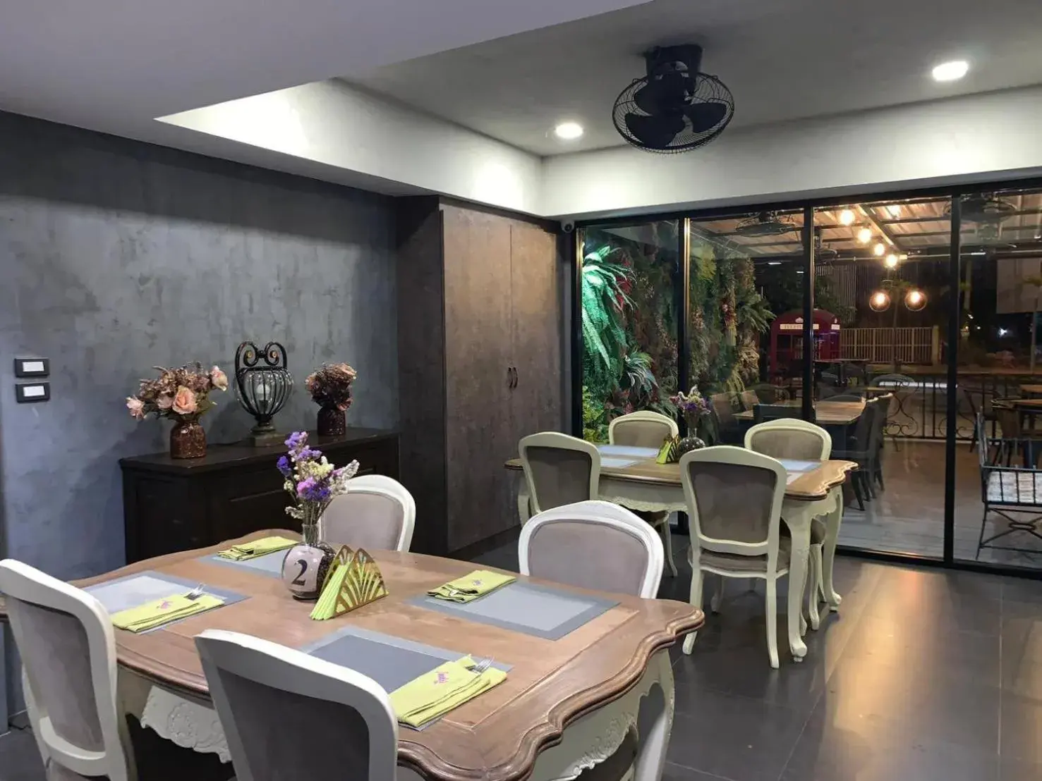 Restaurant/places to eat in Frankie's Inn Restaurant/places to eat in Frankie's Inn