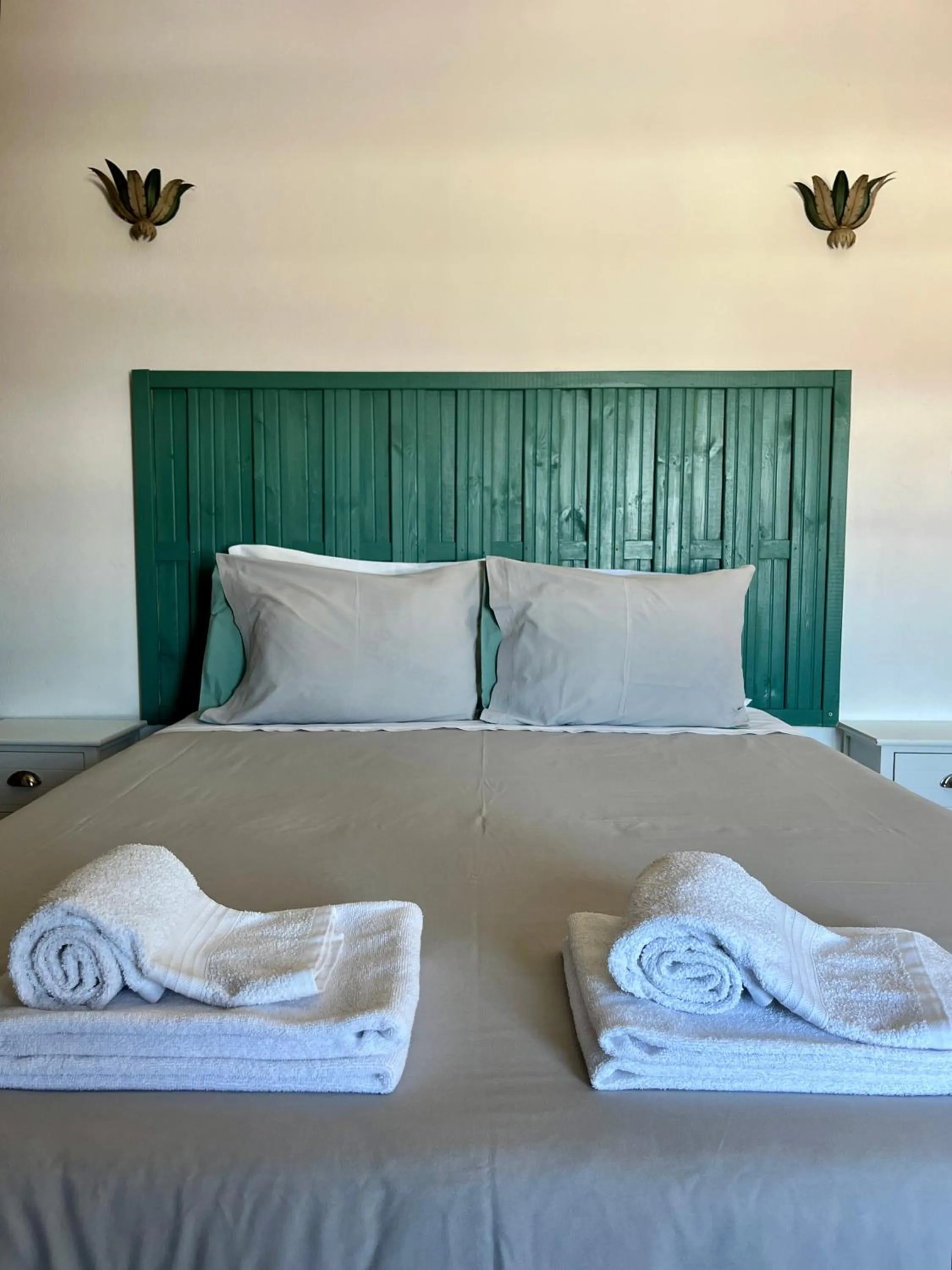 Bed in Quinta Da Estrada Winery Douro Valley