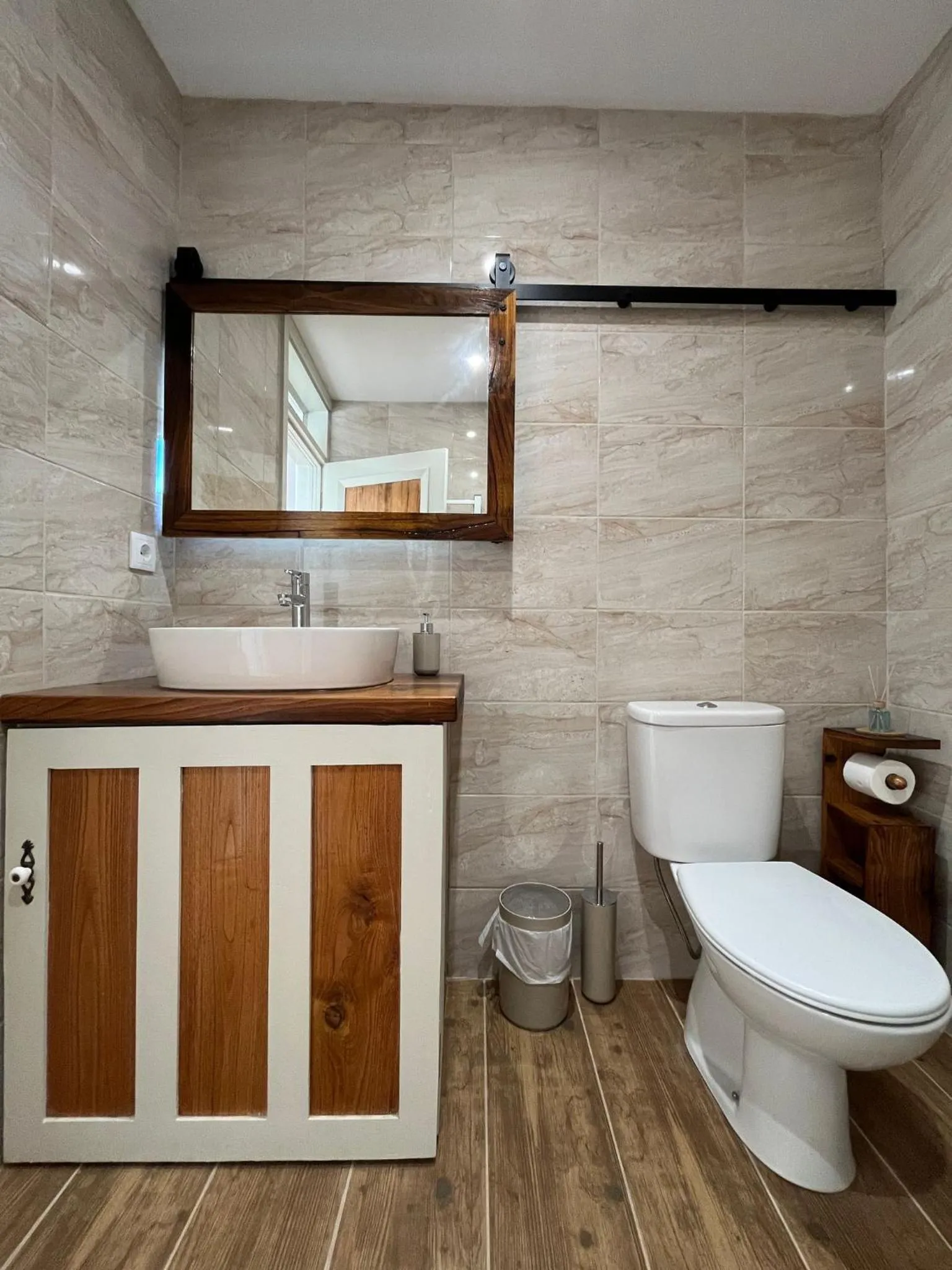 Toilet in Quinta Da Estrada Winery Douro Valley