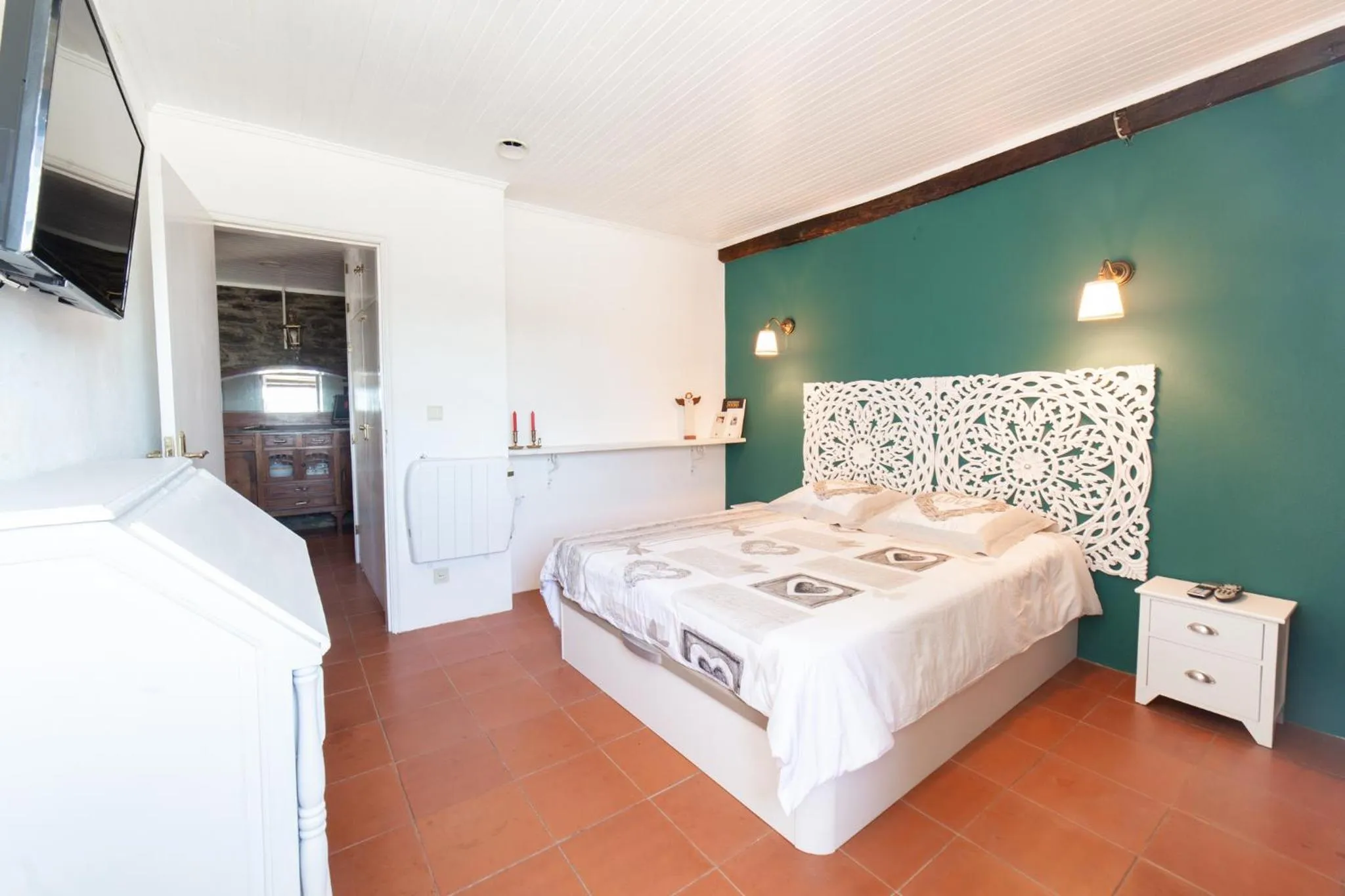 Bed in Quinta Da Estrada Winery Douro Valley