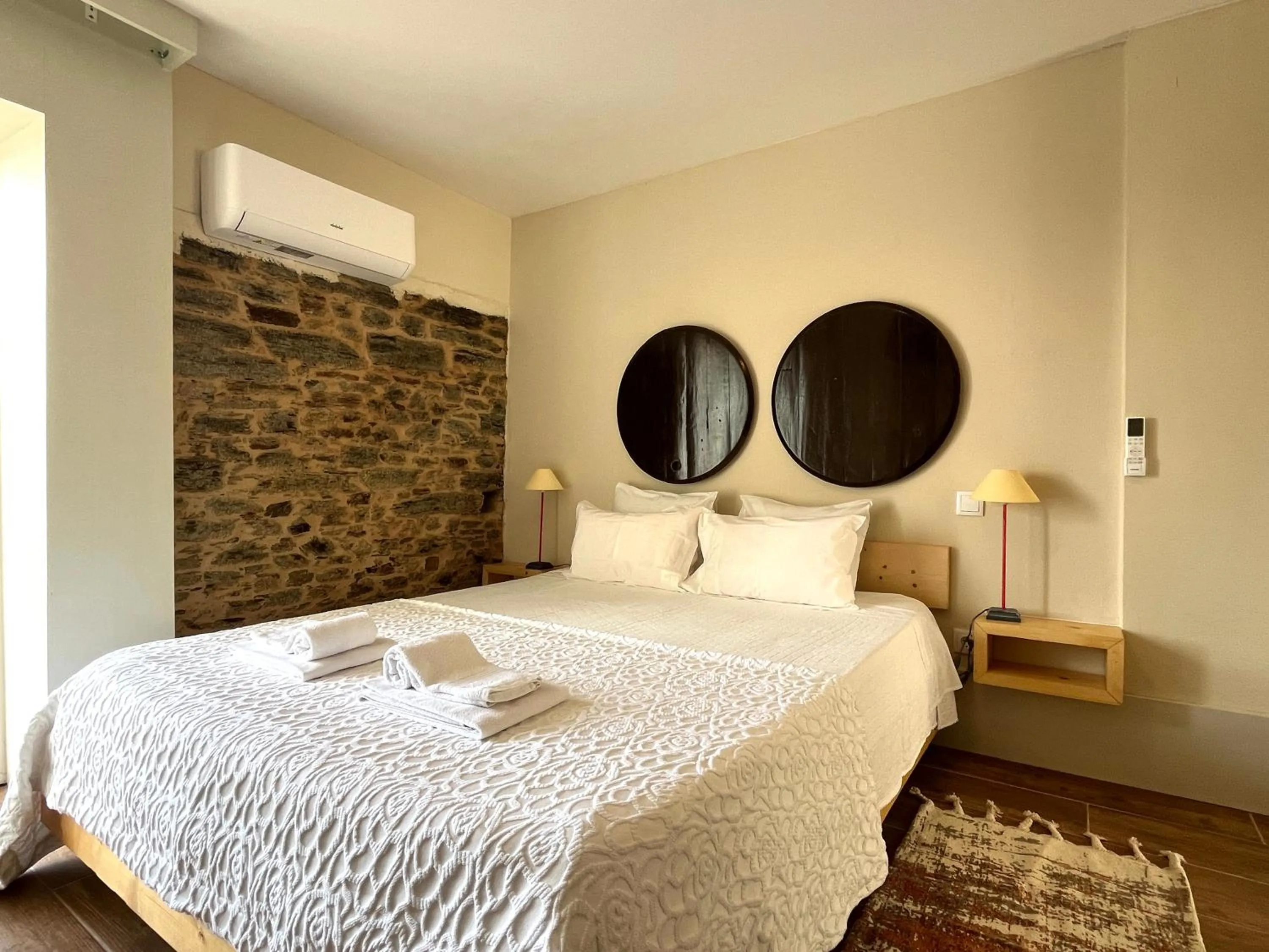 Bed in Quinta Da Estrada Winery Douro Valley