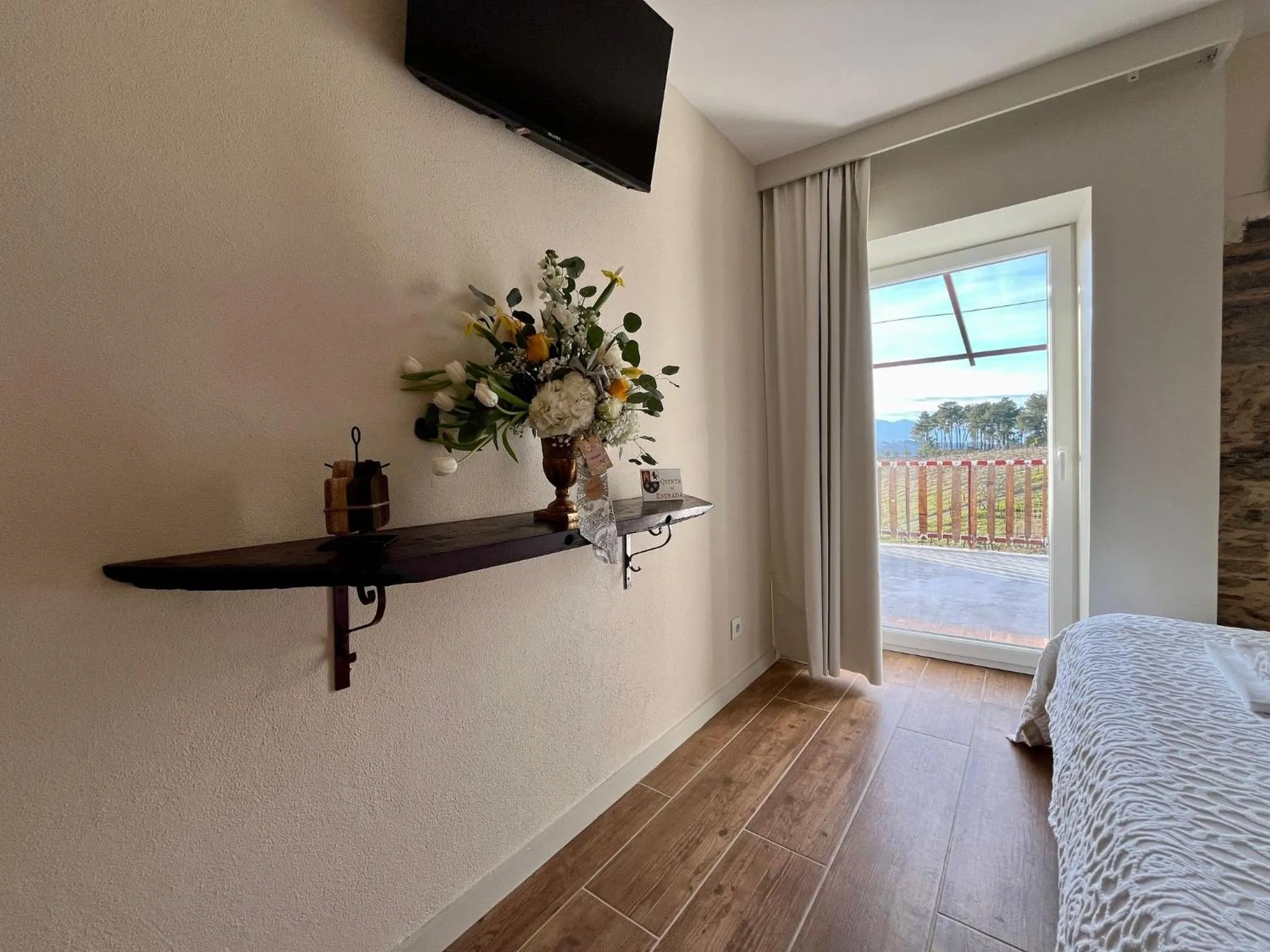 Bed in Quinta Da Estrada Winery Douro Valley