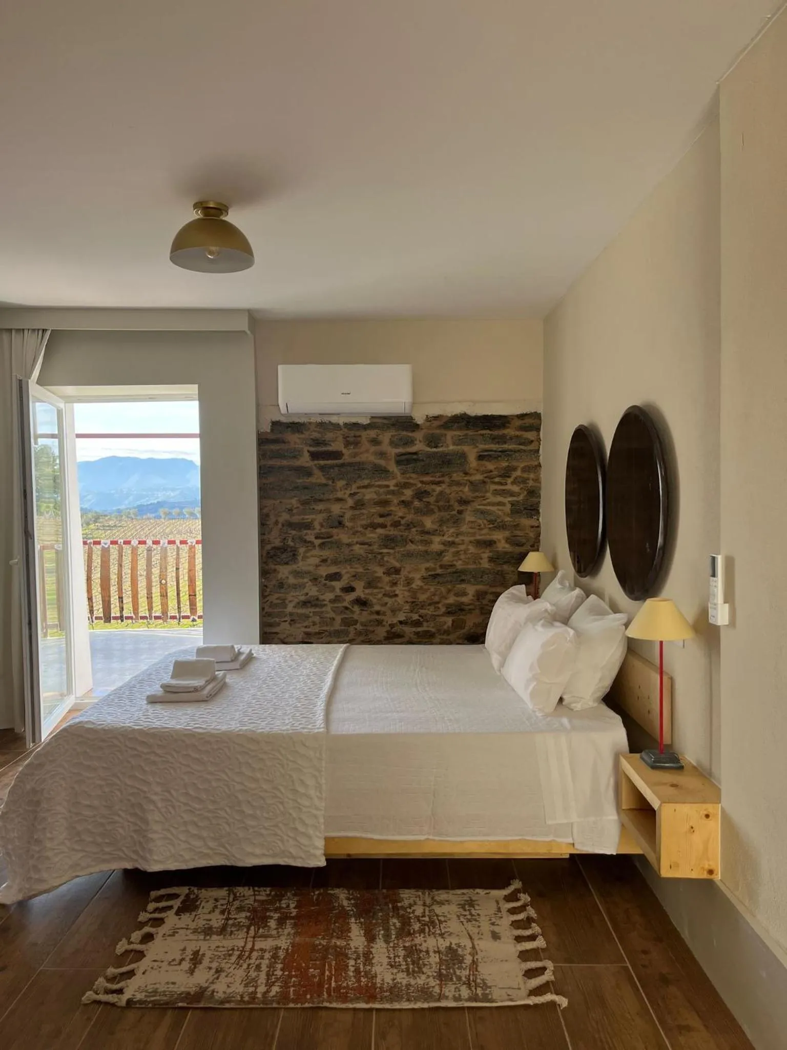 Mountain view, Bed in Quinta Da Estrada Winery Douro Valley