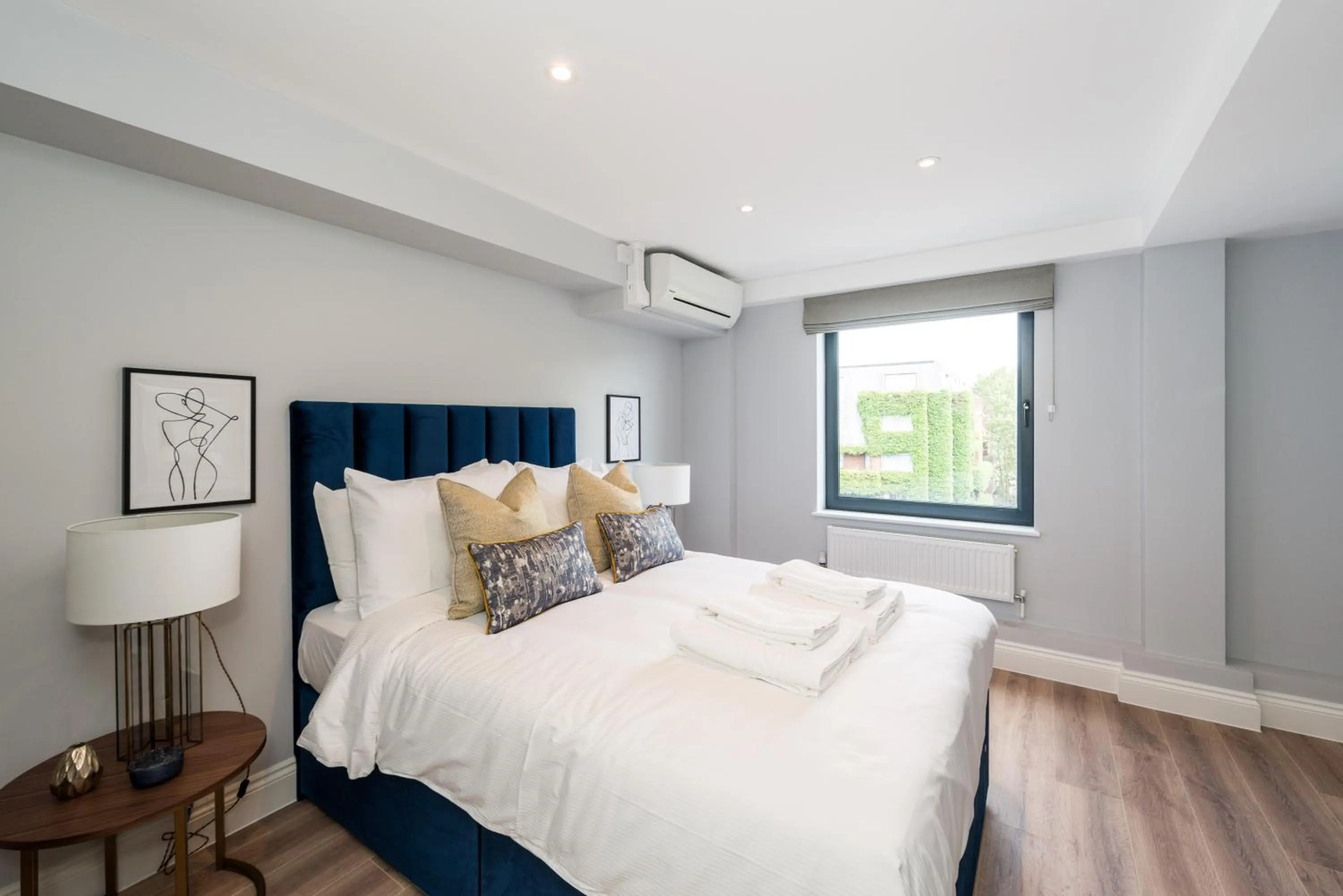 Bed in The Carlyle by Nestor